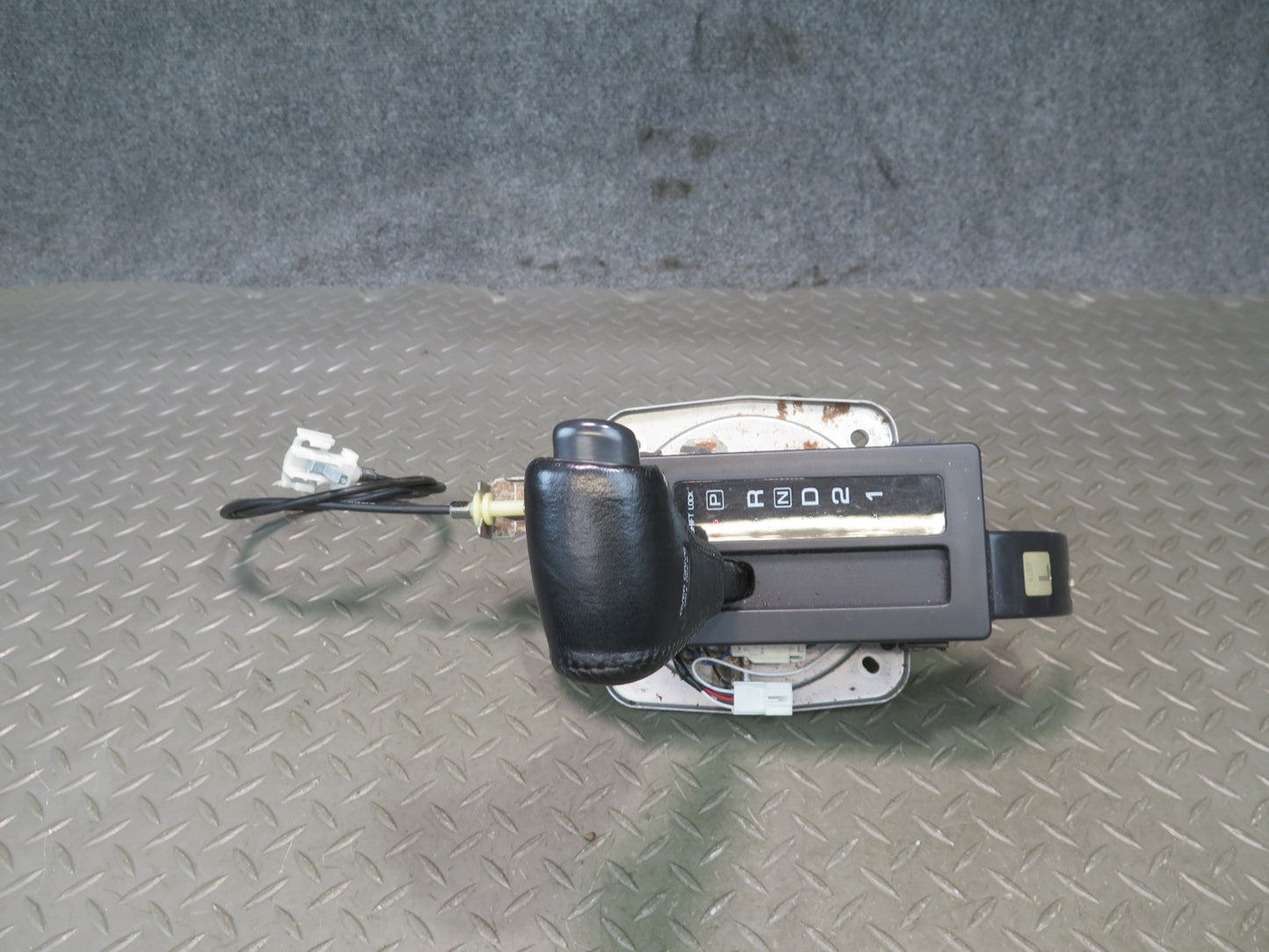 96-98 Nissan Stagea WGC34 A/T Automatic Transmission Gear Shifter Assembly OEM