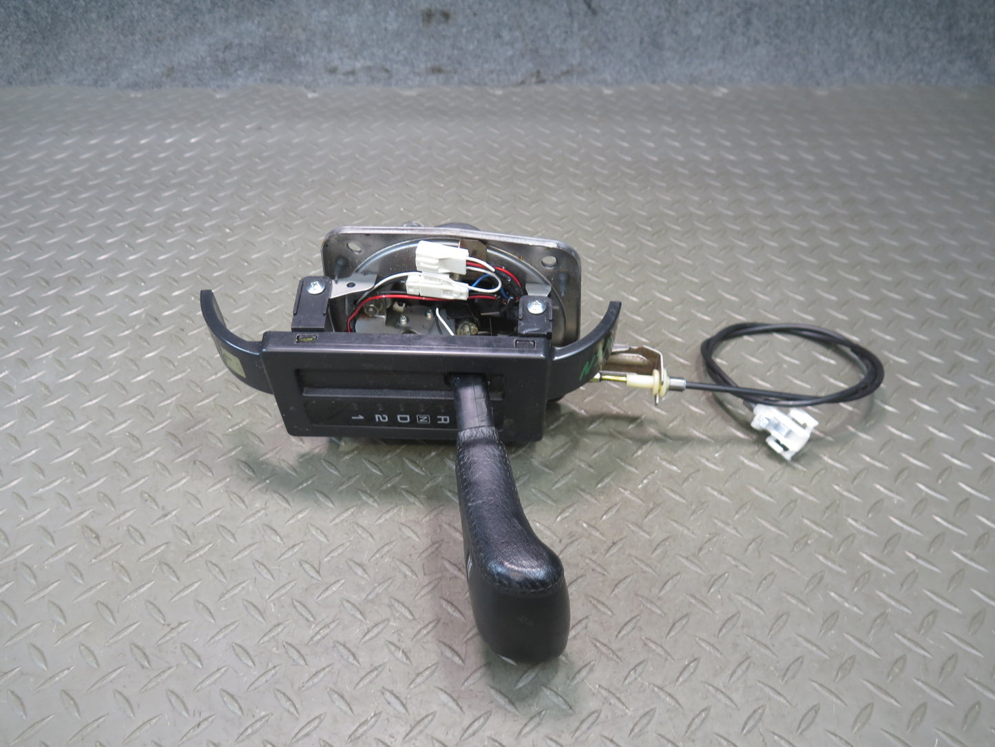 96-98 Nissan Stagea WGC34 A/T Automatic Transmission Gear Shifter Assembly OEM