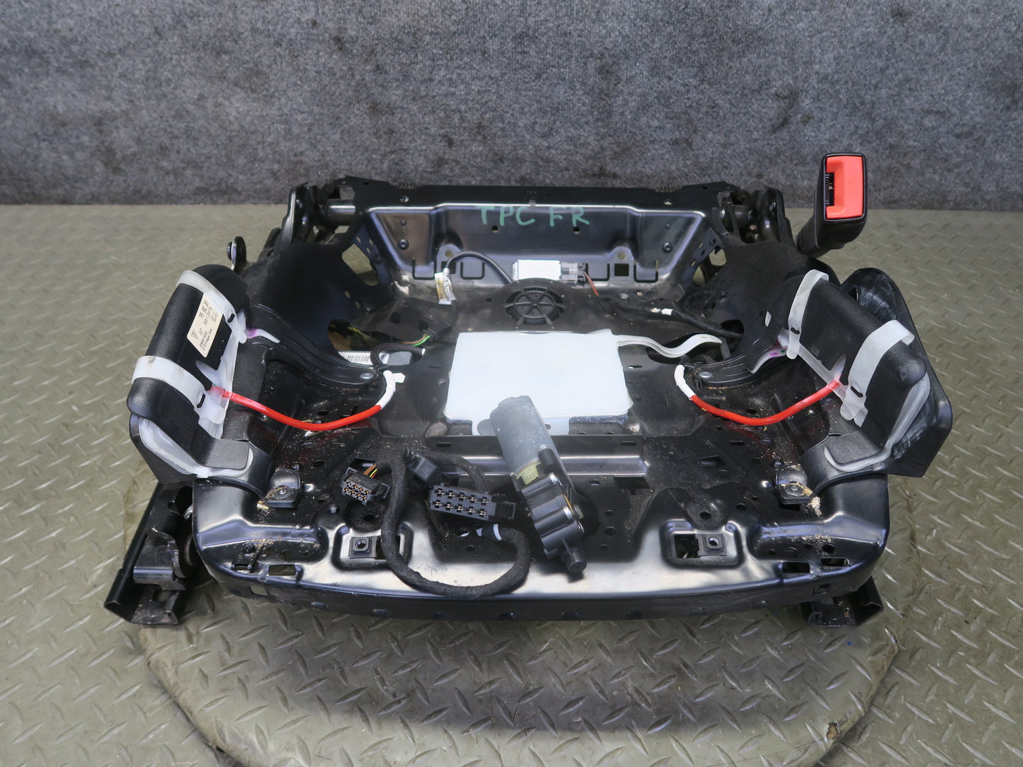 11-18 Porsche Cayenne 958 Front Right Seat Lower Frame Rail Track W/ Motors