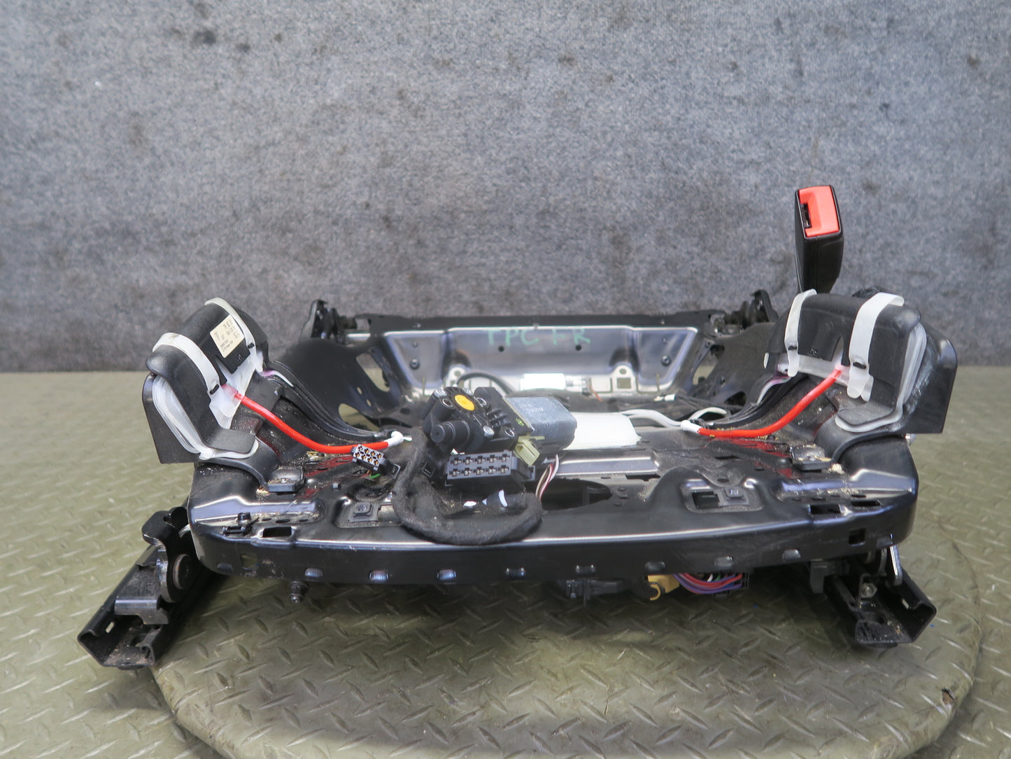 11-18 Porsche Cayenne 958 Front Right Seat Lower Frame Rail Track W/ Motors