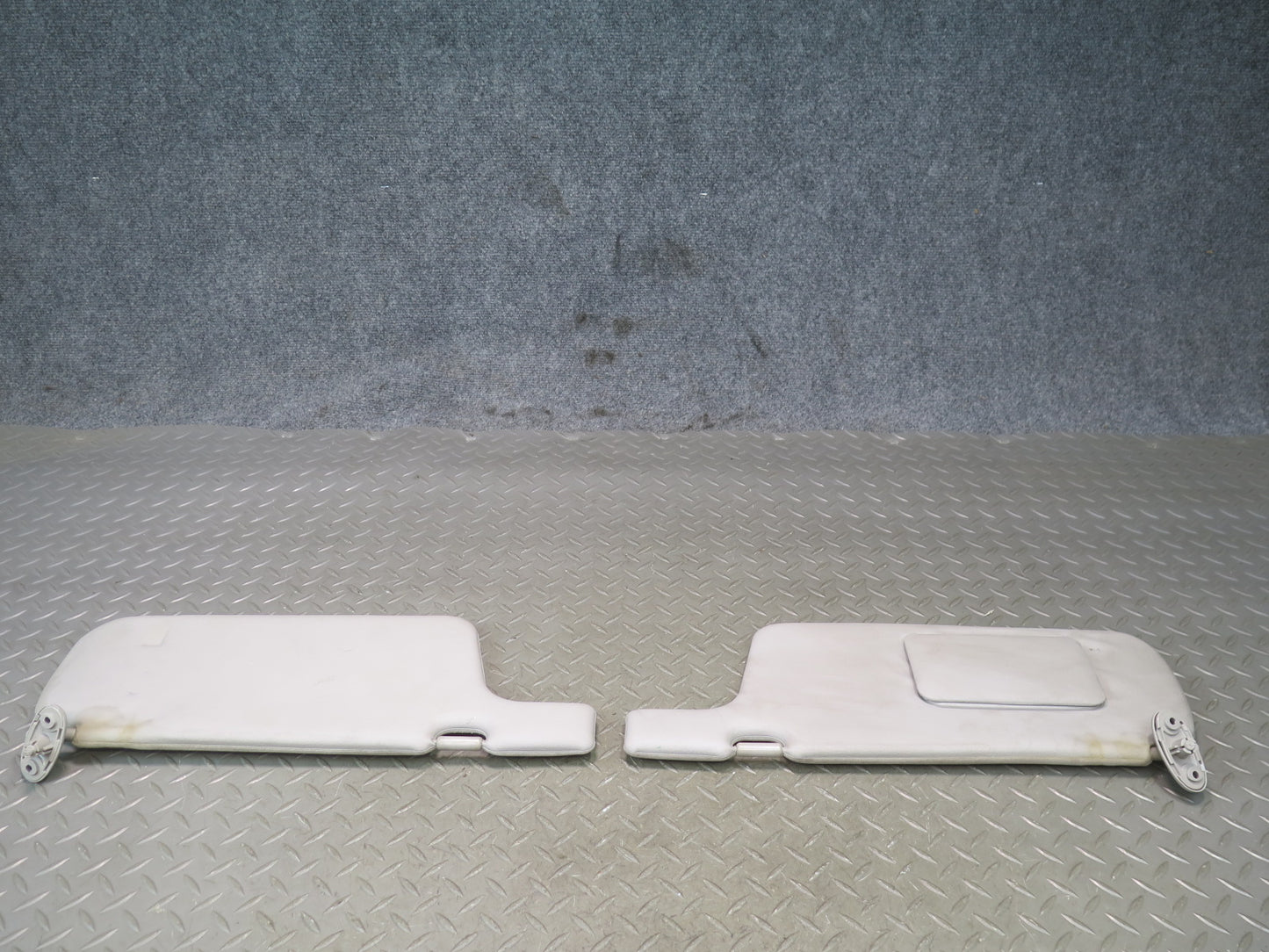 96-98 Nissan Stagea WGC34 Set of 2 Front Left & Right Sun Visor Light Gray OEM