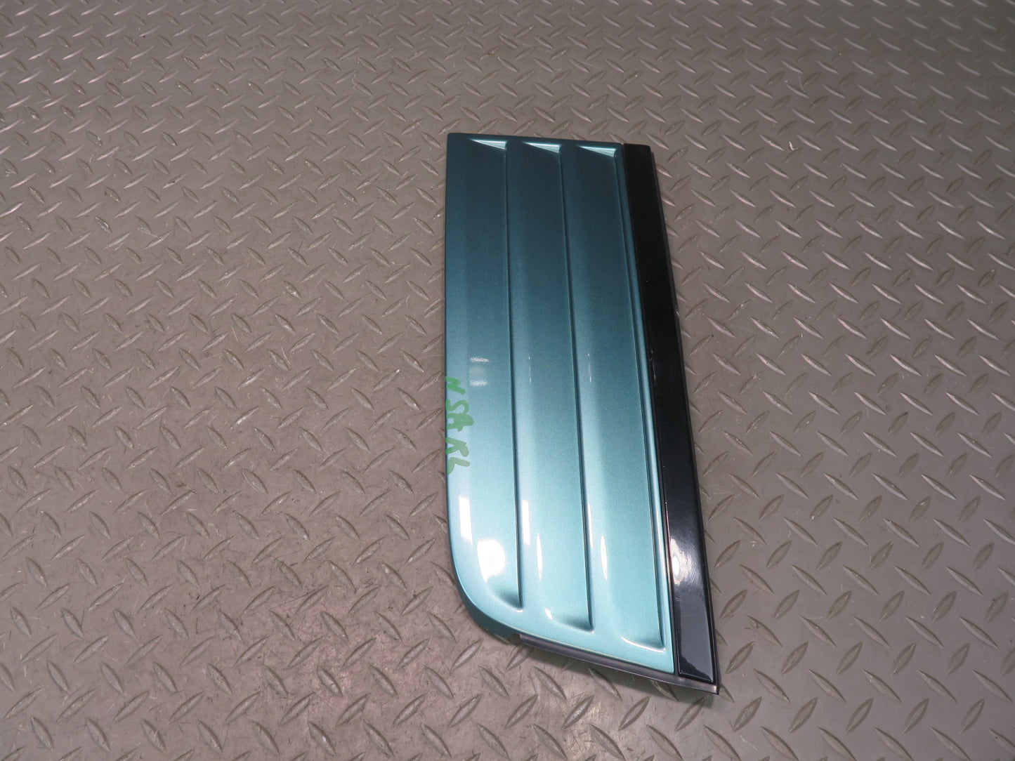 96-98 Nissan Stagea WGC34 Set of 2 Rear Exterior D Pillar Trim Molding Cover OEM