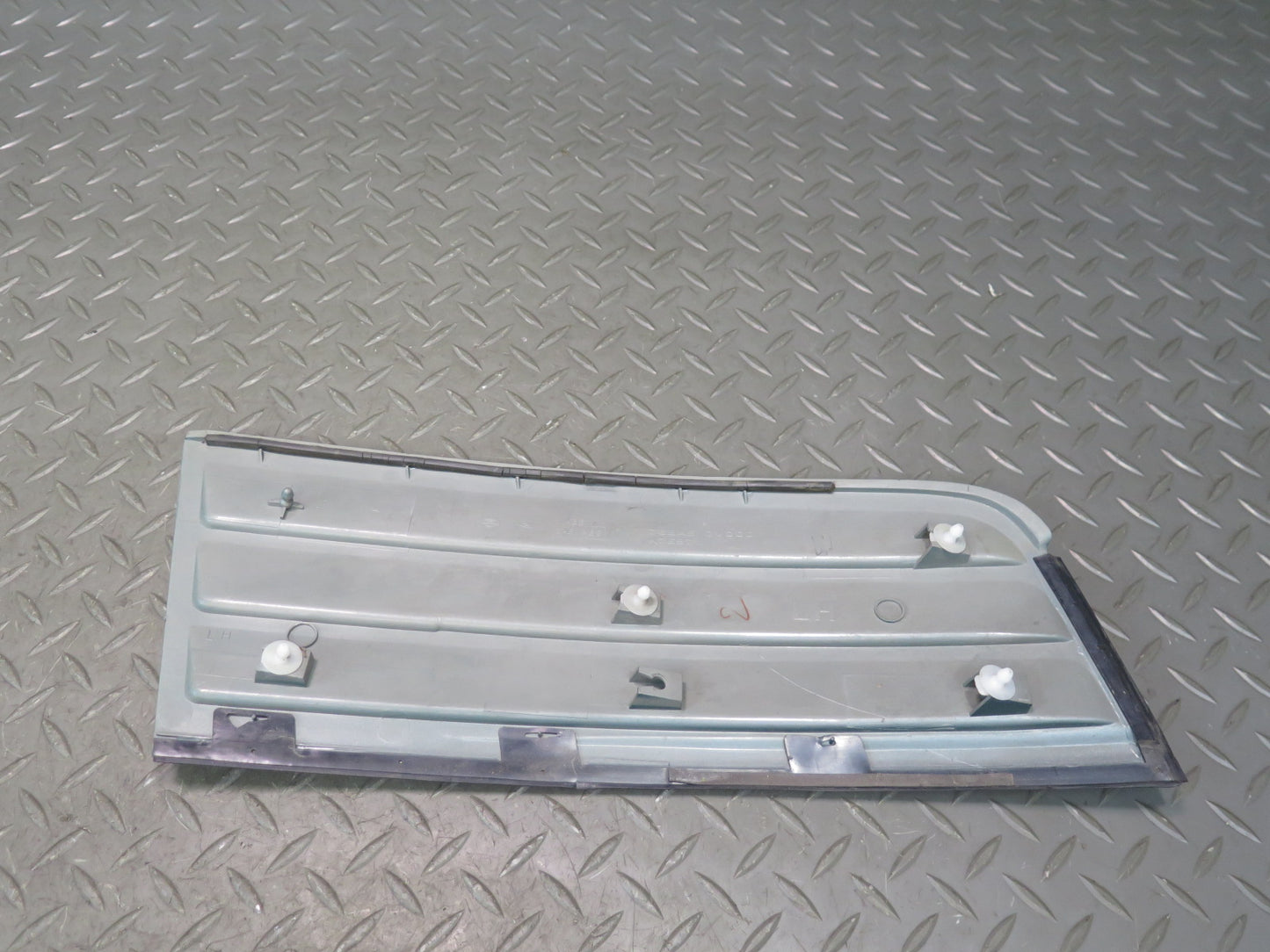 96-98 Nissan Stagea WGC34 Set of 2 Rear Exterior D Pillar Trim Molding Cover OEM