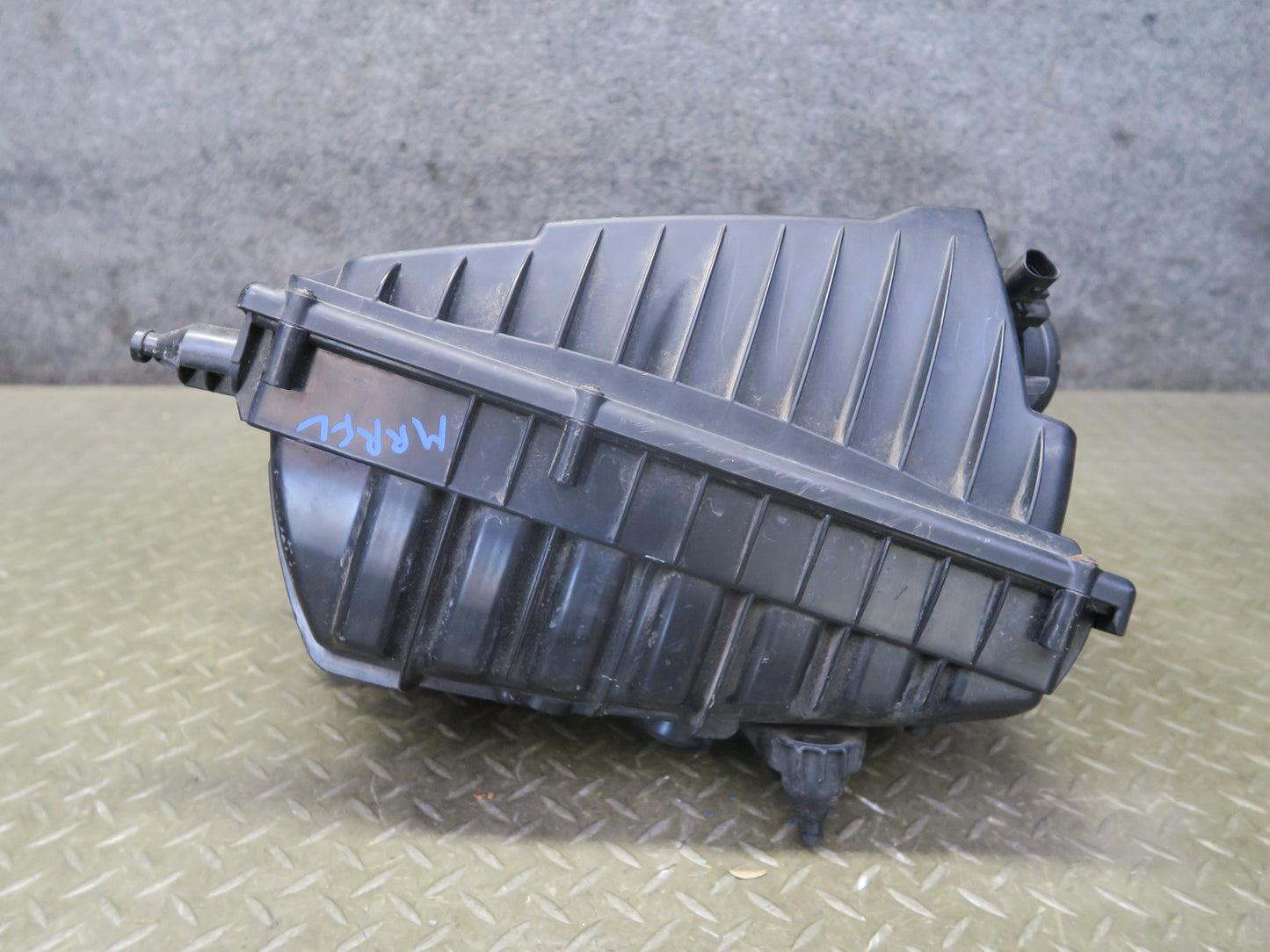 14-17 Range Rover Sport L494 3.0L Left Air Intake Cleaner Filter Box w Sensor