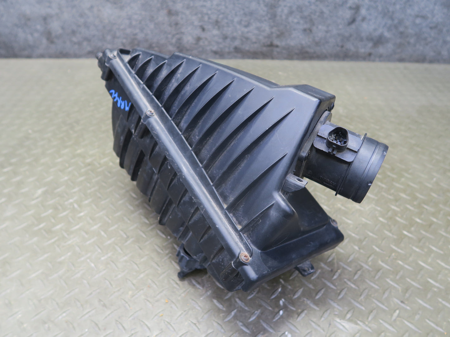 14-17 Range Rover Sport L494 3.0L Left Air Intake Cleaner Filter Box w Sensor