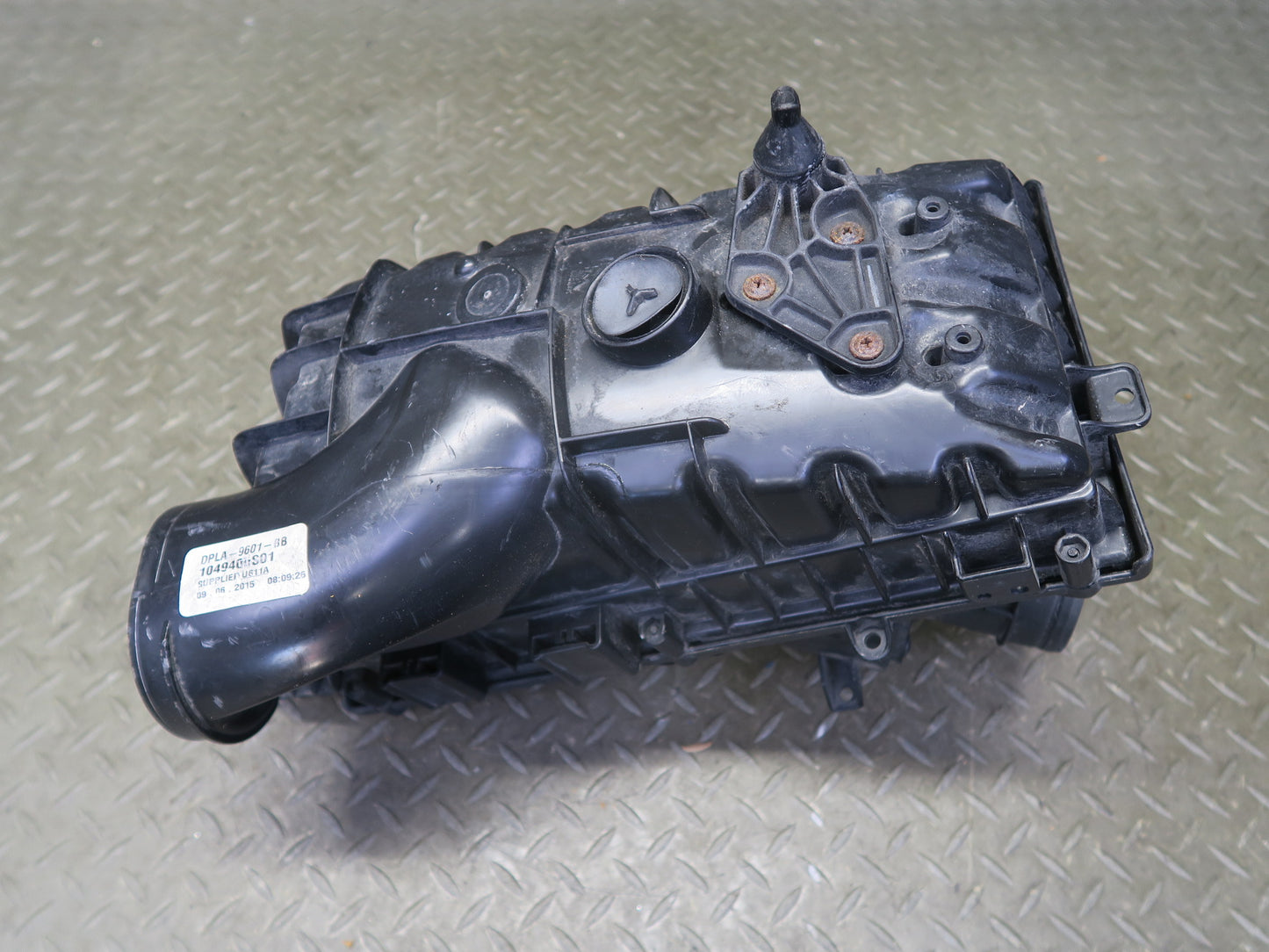 14-17 Range Rover Sport L494 3.0L Left Air Intake Cleaner Filter Box w Sensor