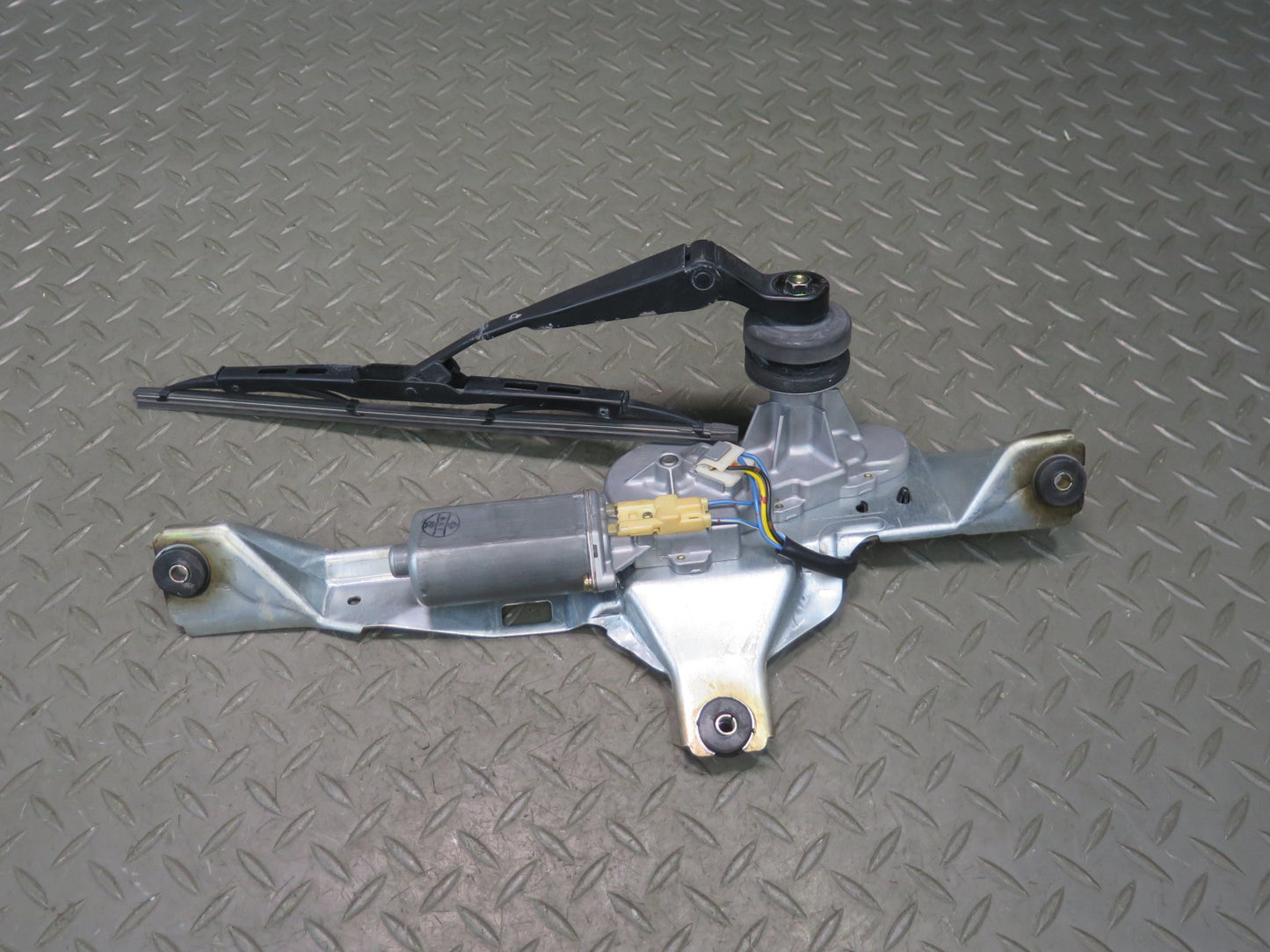 96-98 Nissan Stagea WGC34 Rear Trunk Lid Tailgate Liftgate Wiper Motor w Arm OEM