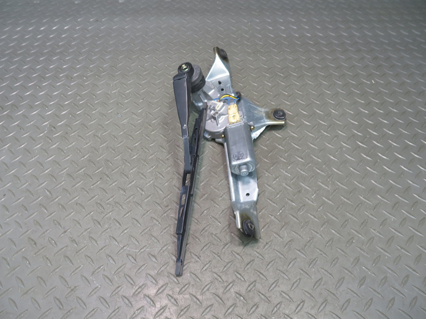 96-98 Nissan Stagea WGC34 Rear Trunk Lid Tailgate Liftgate Wiper Motor w Arm OEM