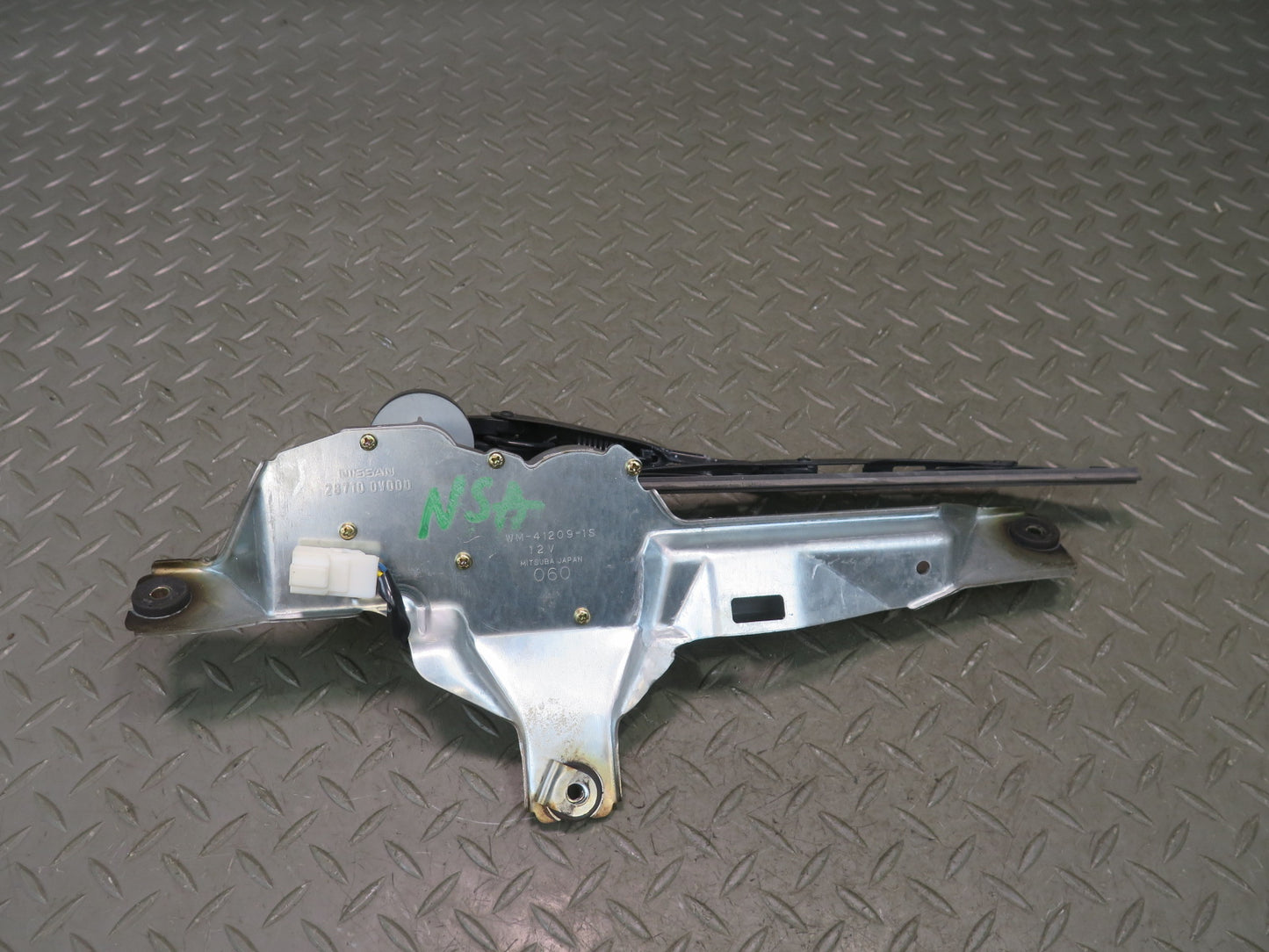 96-98 Nissan Stagea WGC34 Rear Trunk Lid Tailgate Liftgate Wiper Motor w Arm OEM