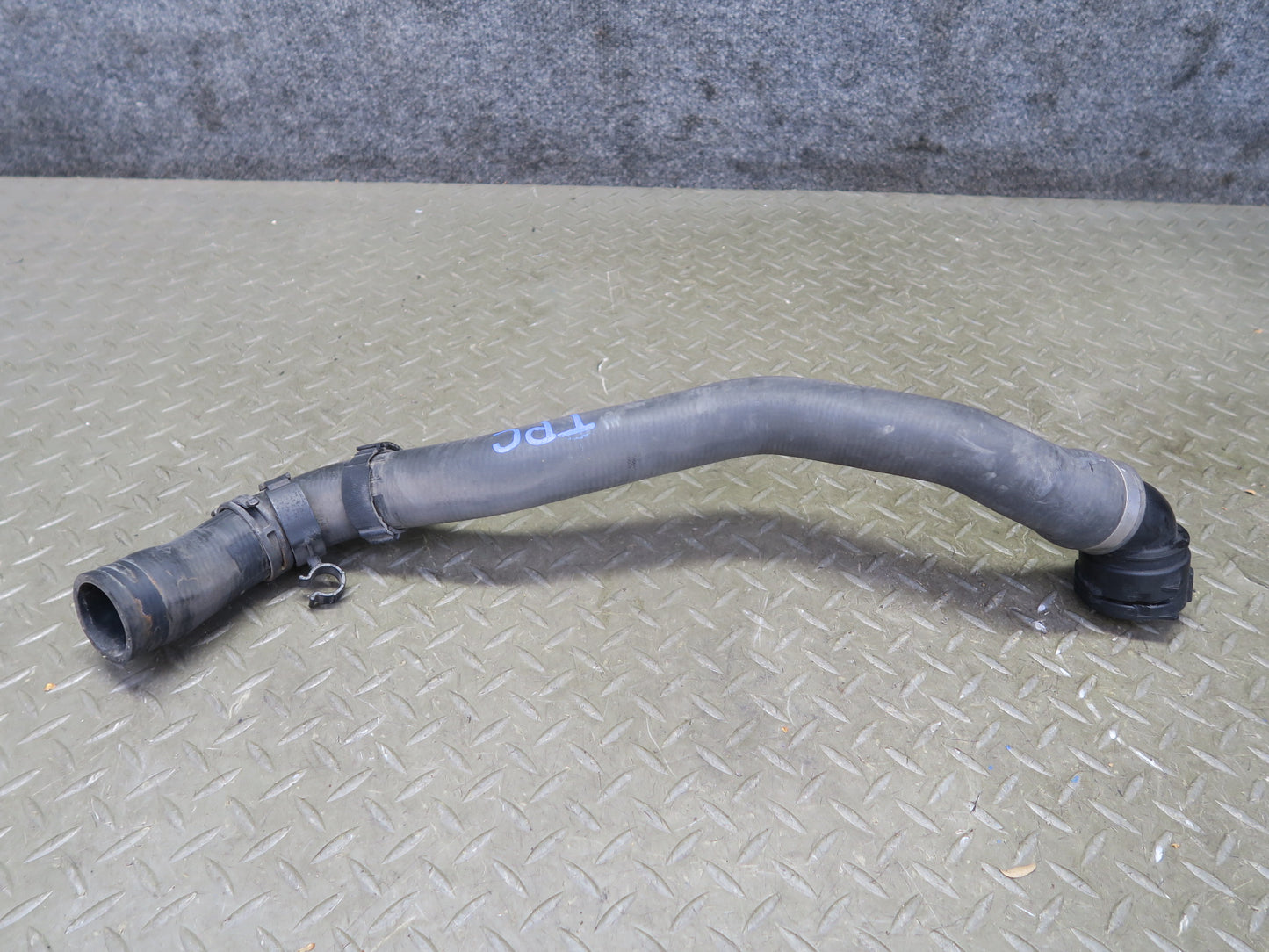 2011-2018 Porsche Cayenne 958 4.8L Lower Upper Radiator Coolant Hose Pipe Set