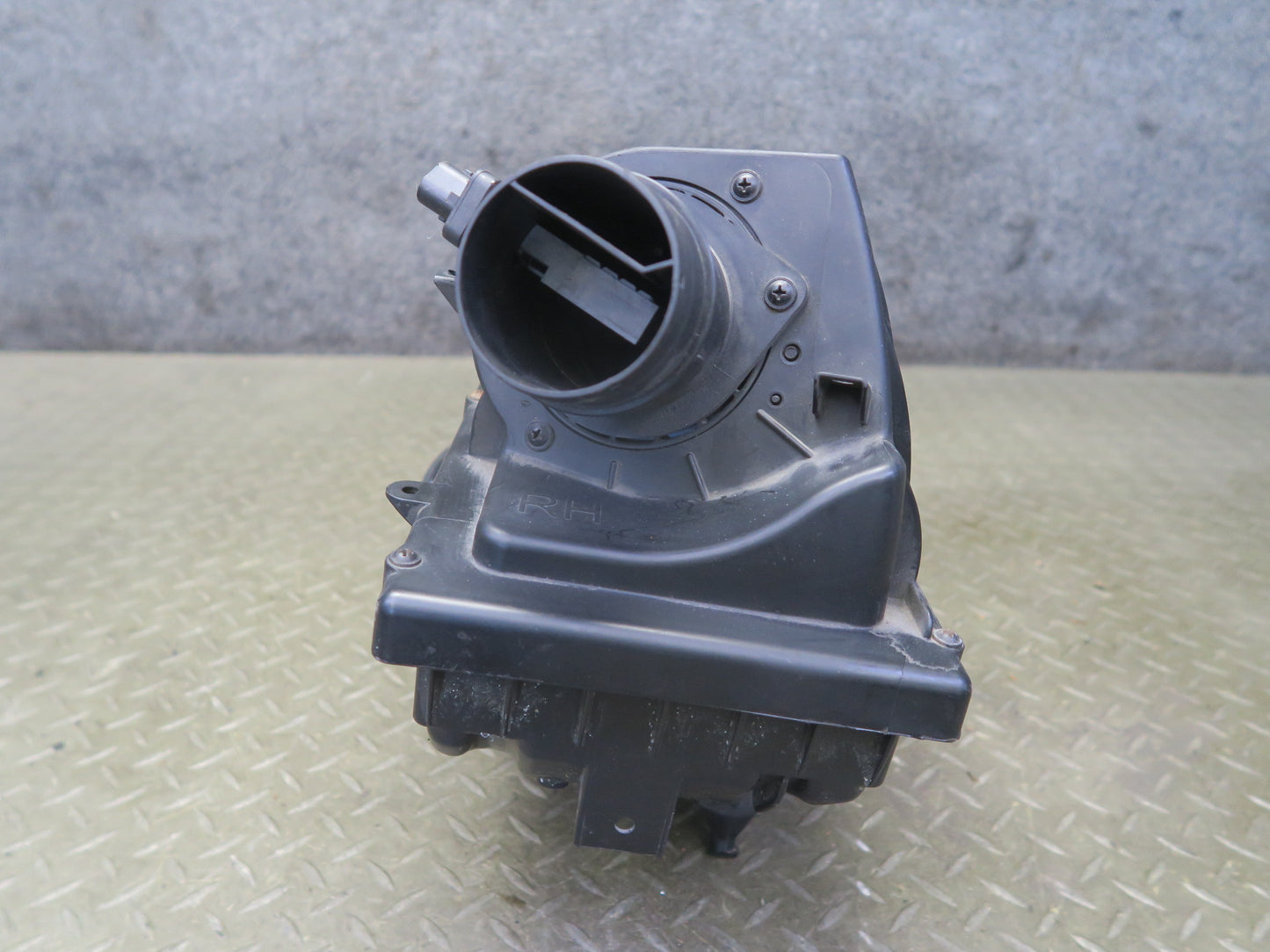 14-17 Range Rover Sport L494 3.0L Right Air Intake Cleaner Filter Box w Sensor
