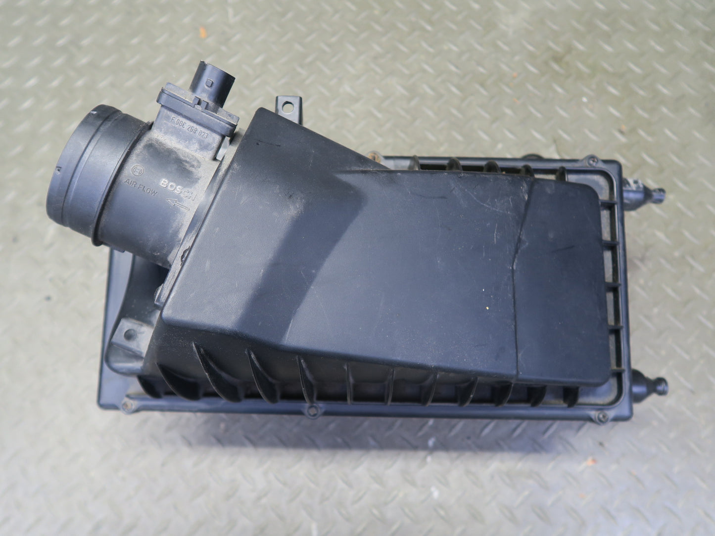 14-17 Range Rover Sport L494 3.0L Right Air Intake Cleaner Filter Box w Sensor