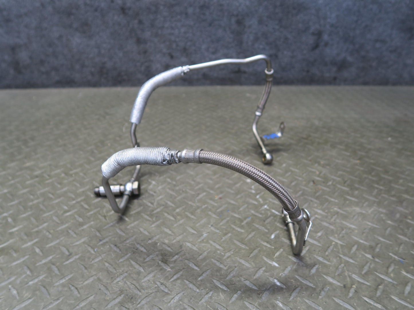 12-16 BMW F10 550I N63 4.4L Turbo Charger Oil Feed Pipe Line OEM