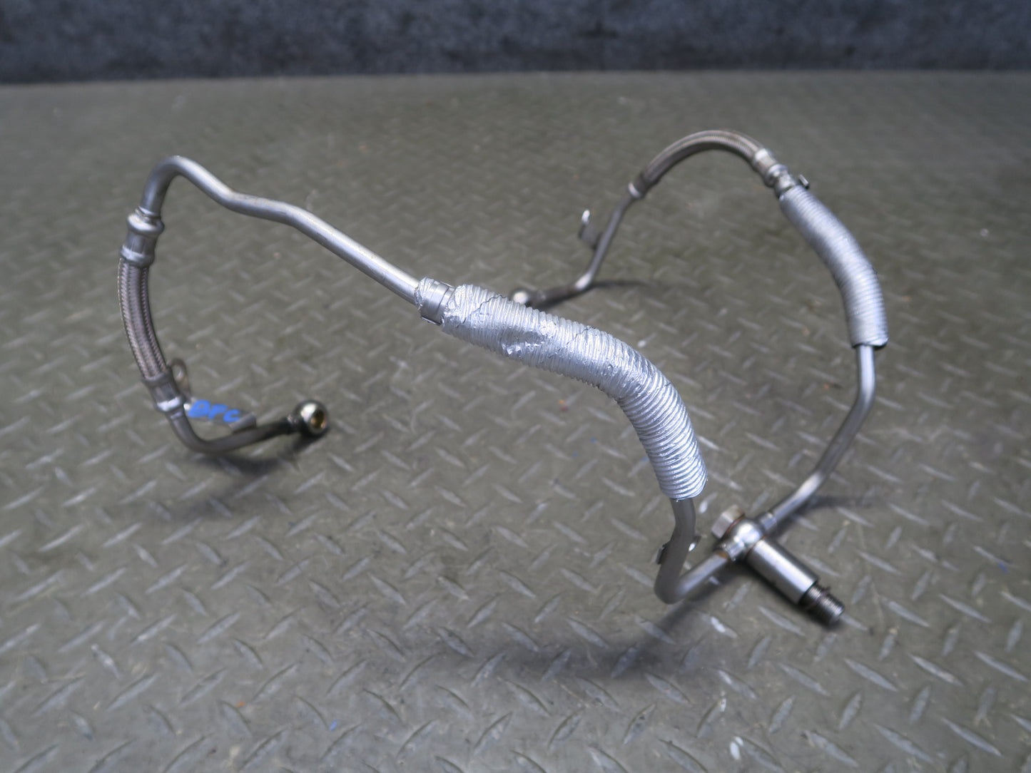 12-16 BMW F10 550I N63 4.4L Turbo Charger Oil Feed Pipe Line OEM