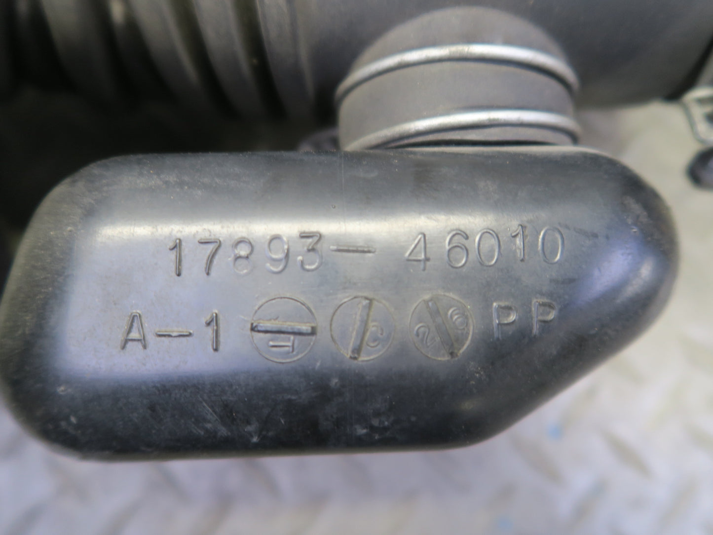 96-97 Lexus JZZ31L SC300 2JZGE Air Intake Resonator w Hose Tube 17893-46010 OEM