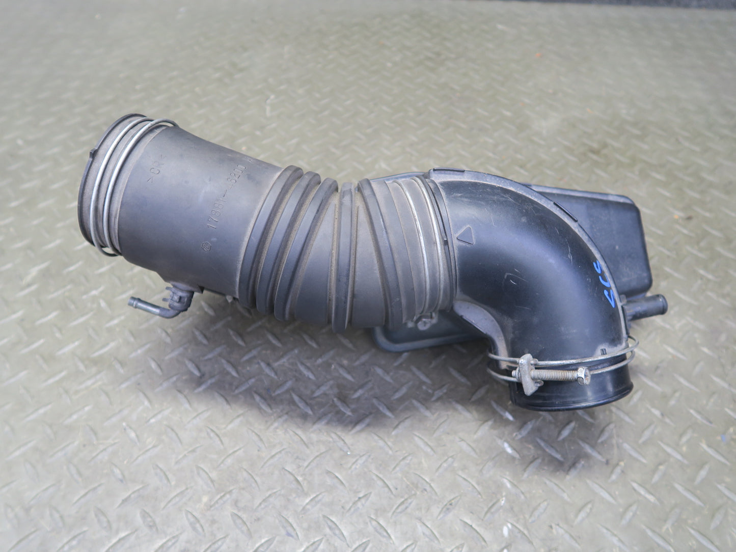 96-97 Lexus JZZ31L SC300 2JZGE Air Intake Resonator w Hose Tube 17893-46010 OEM