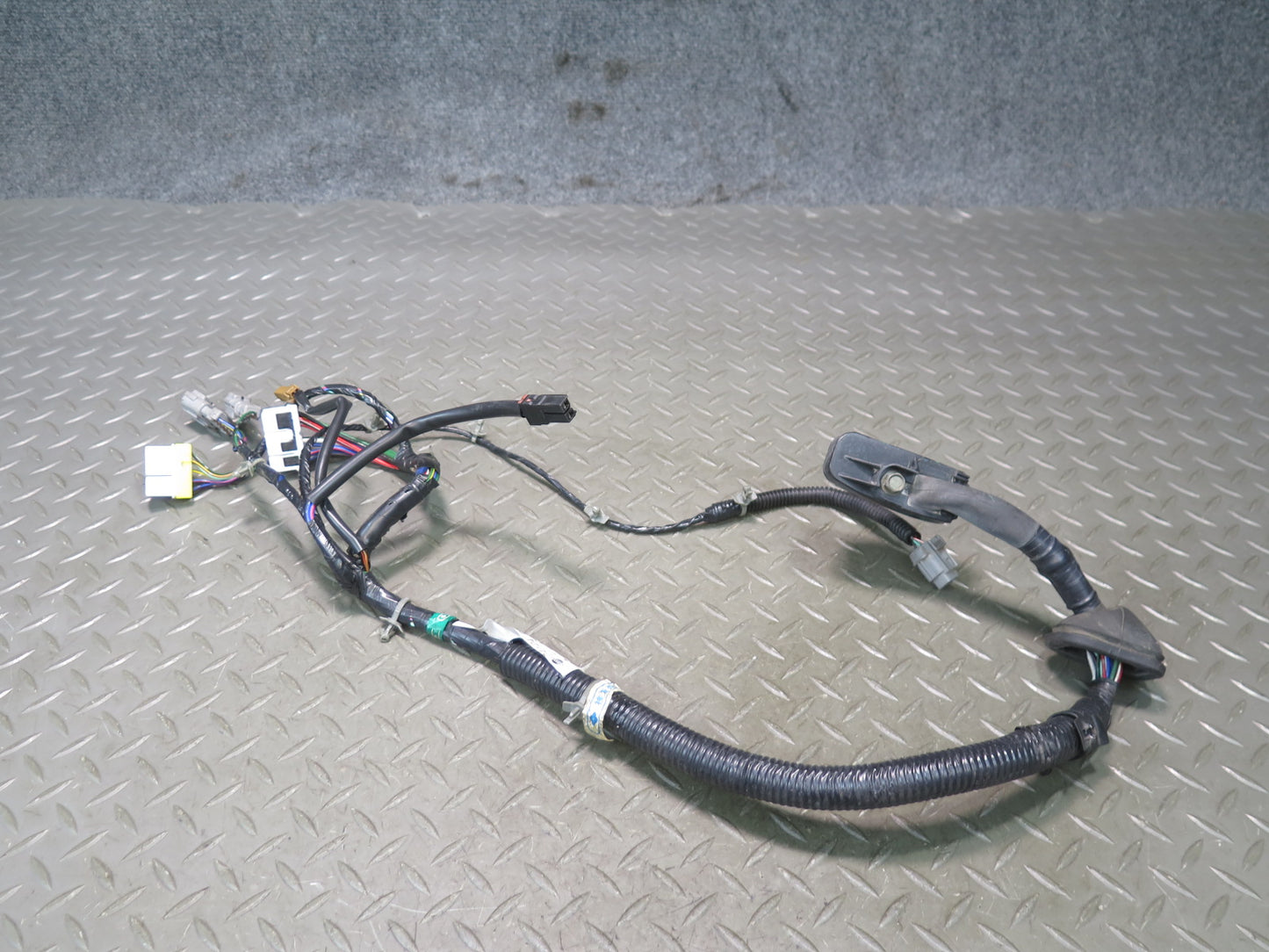96-98 Nissan Stagea WGC34 Front Right Door Wire Wiring Harness 24124-0V002 OEM