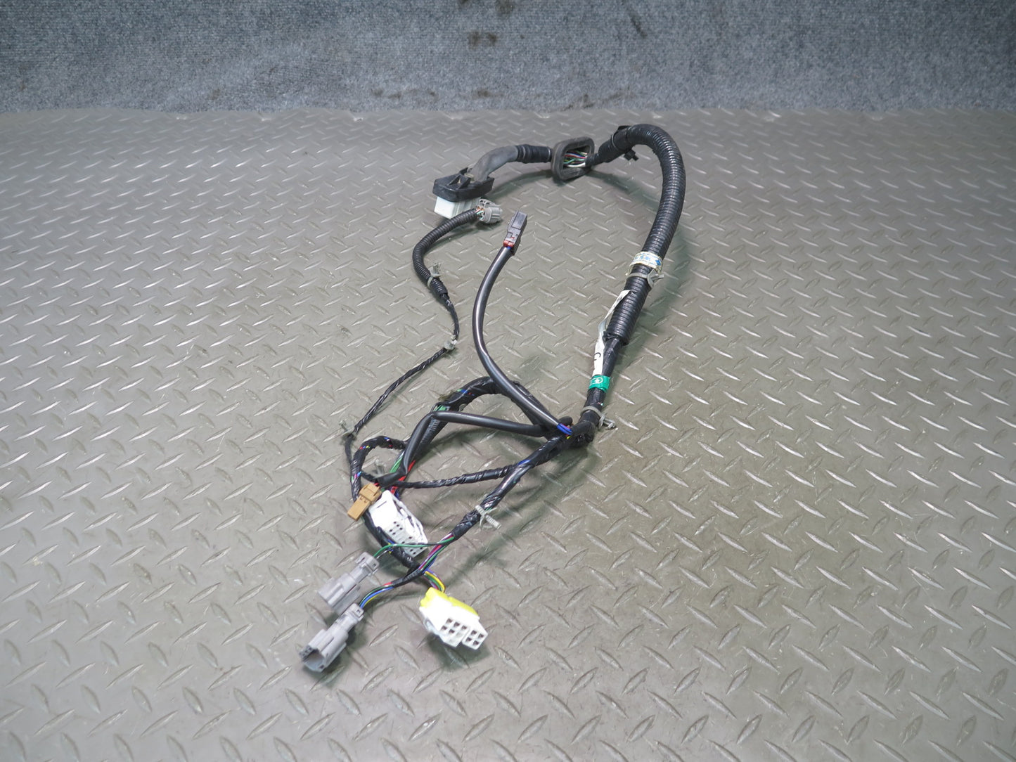 96-98 Nissan Stagea WGC34 Front Right Door Wire Wiring Harness 24124-0V002 OEM