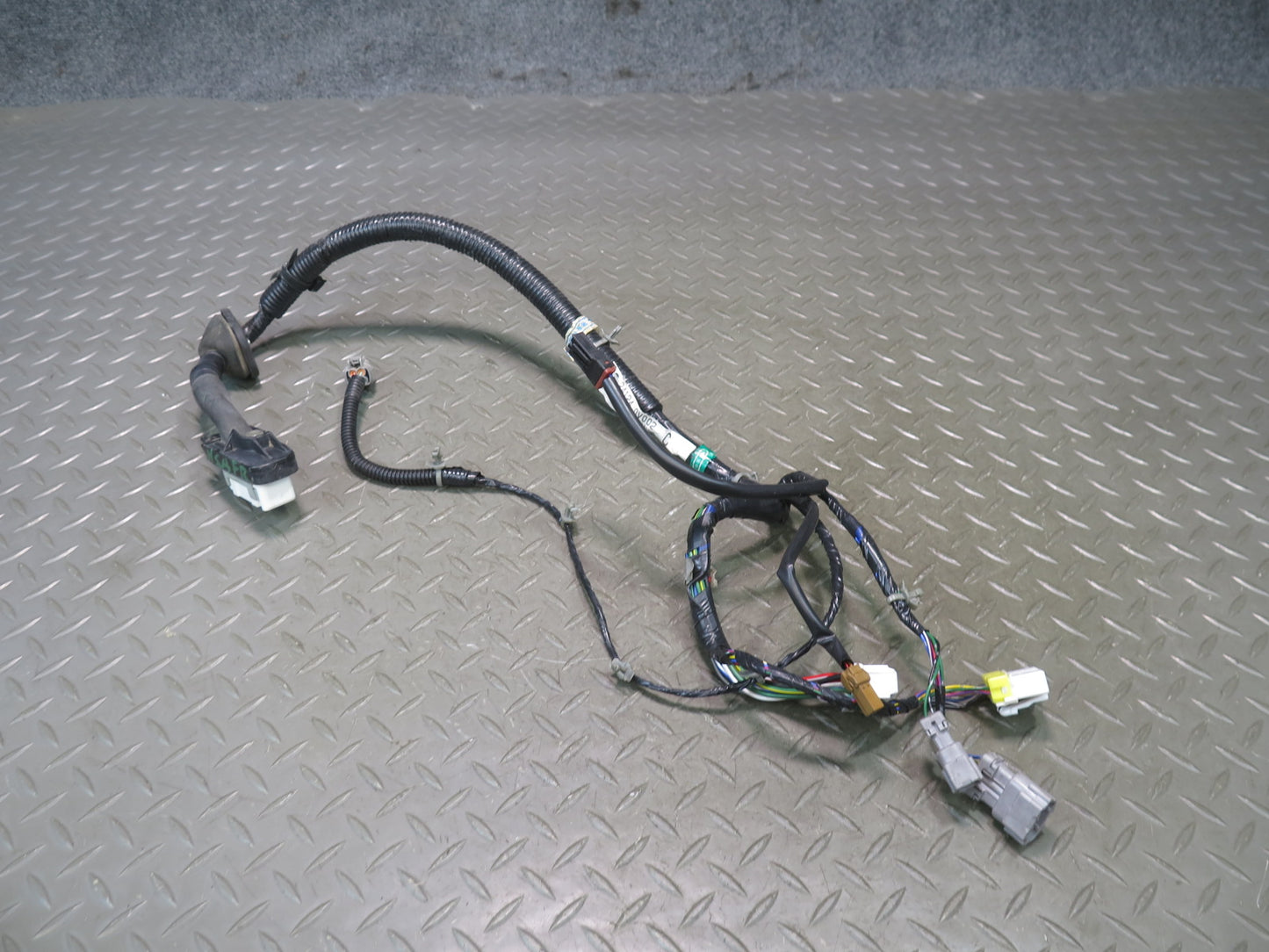 96-98 Nissan Stagea WGC34 Front Right Door Wire Wiring Harness 24124-0V002 OEM