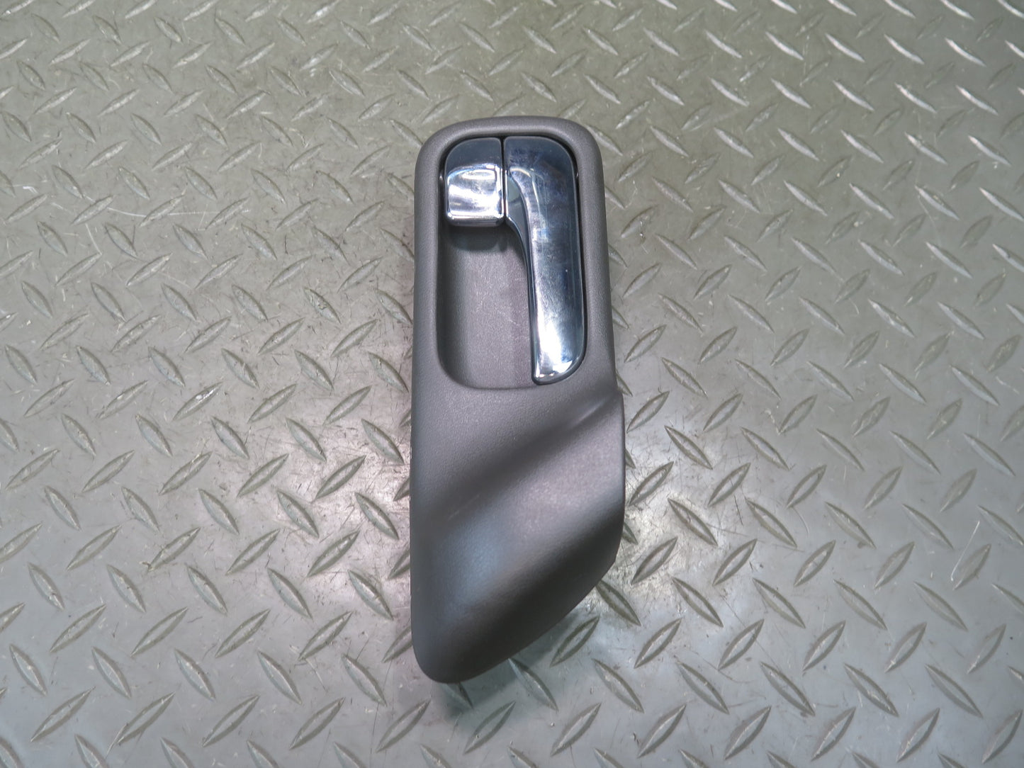 96-98 Nissan Stagea WGC34 Set of 4 Front & Rear Door Interior Handle w Bezel OEM