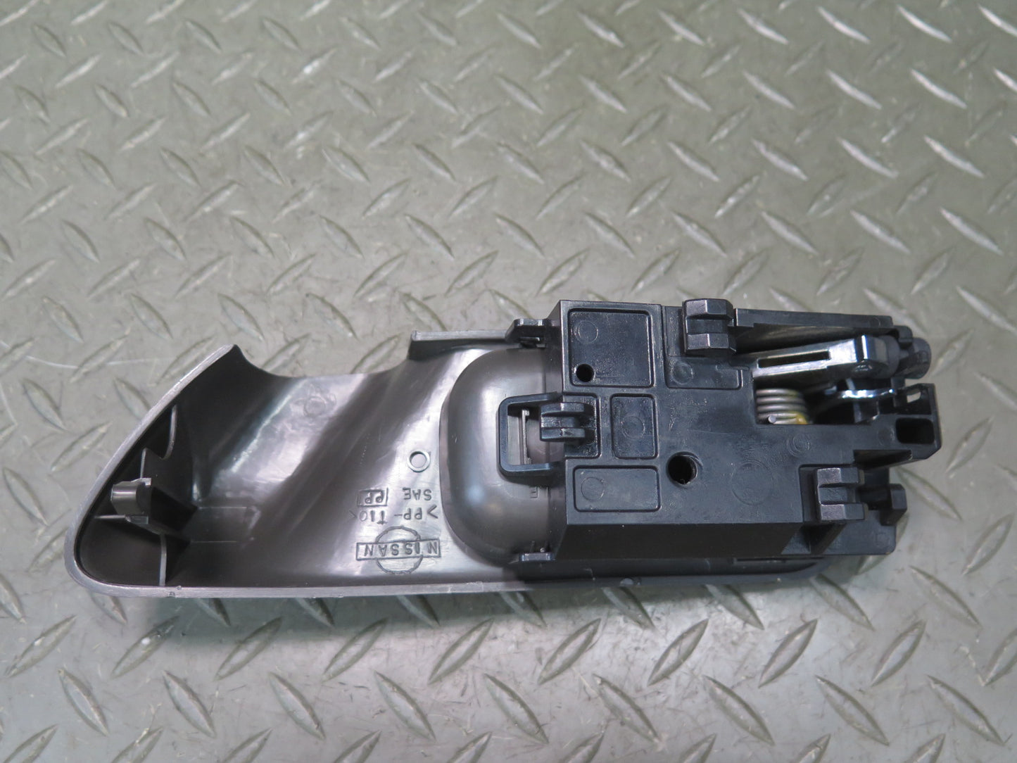 96-98 Nissan Stagea WGC34 Set of 4 Front & Rear Door Interior Handle w Bezel OEM