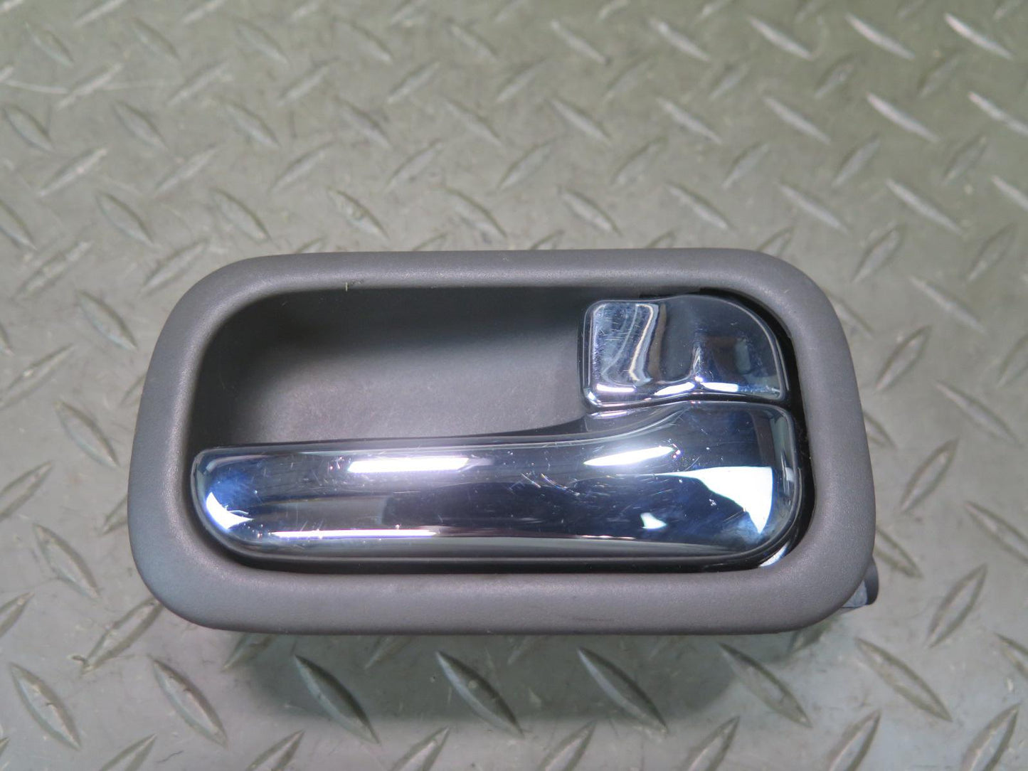 96-98 Nissan Stagea WGC34 Set of 4 Front & Rear Door Interior Handle w Bezel OEM