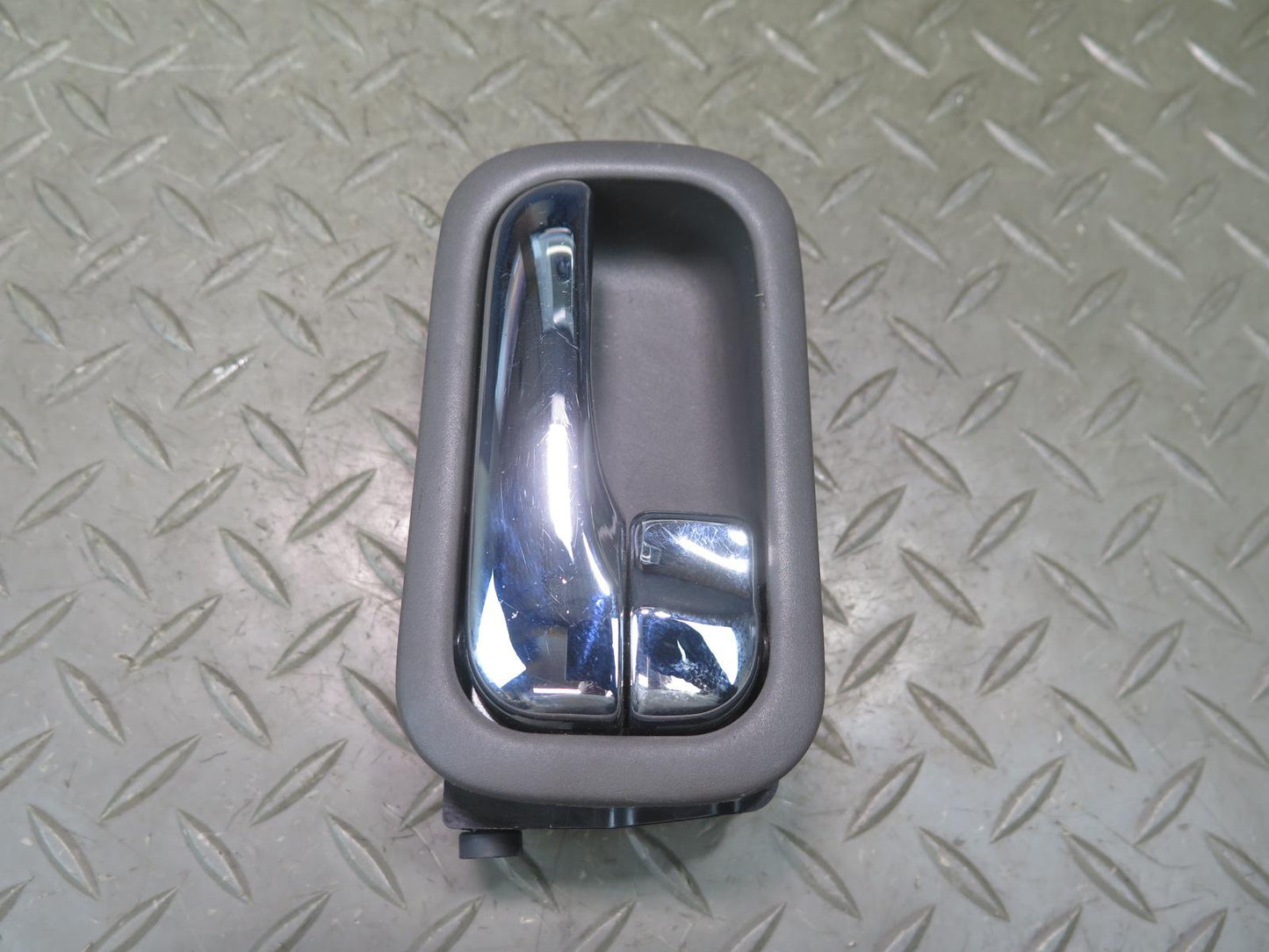 96-98 Nissan Stagea WGC34 Set of 4 Front & Rear Door Interior Handle w Bezel OEM