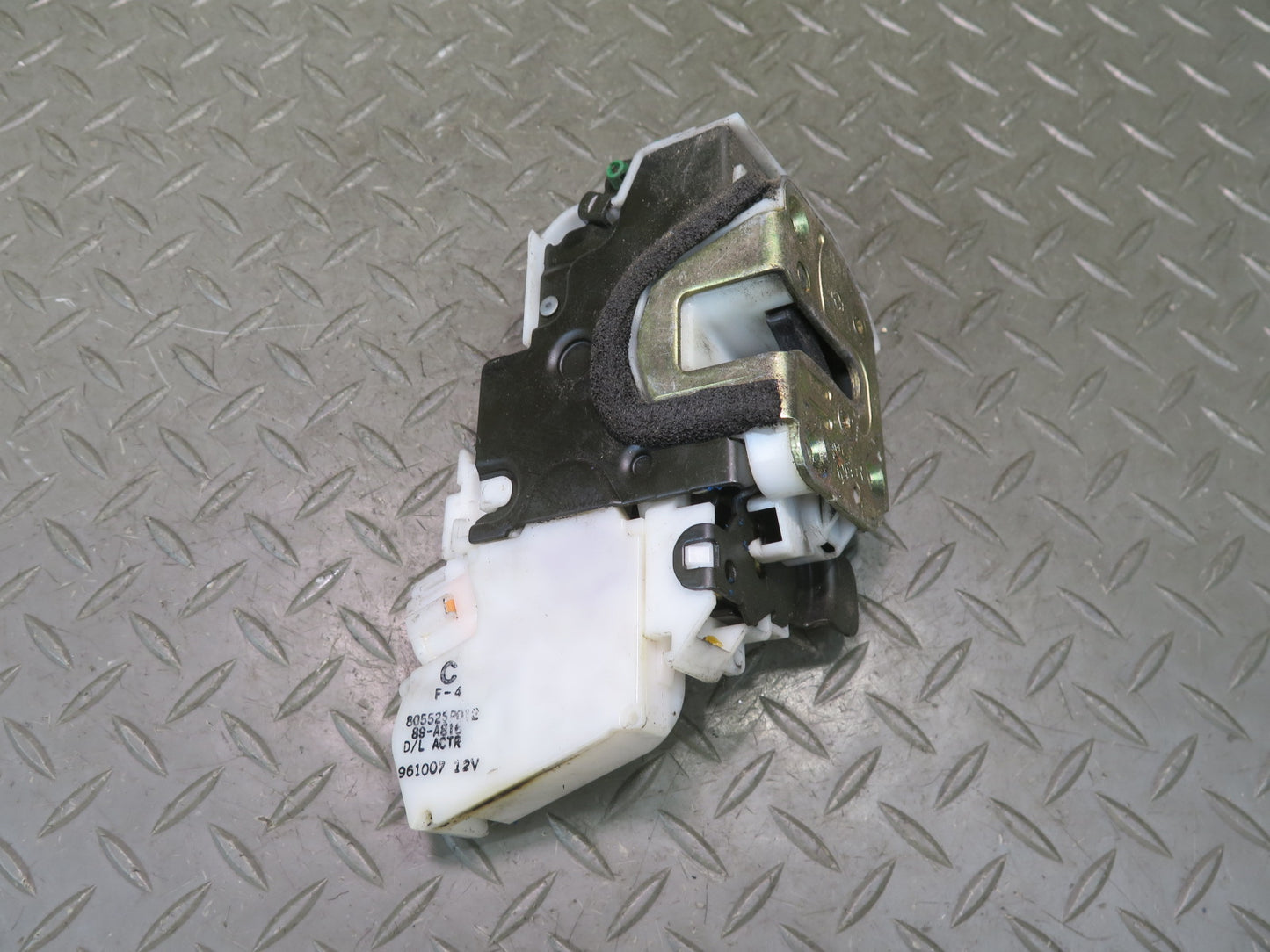 96-98 Nissan Stagea WGC34 Front Right Door Lock Latch Actuator OEM