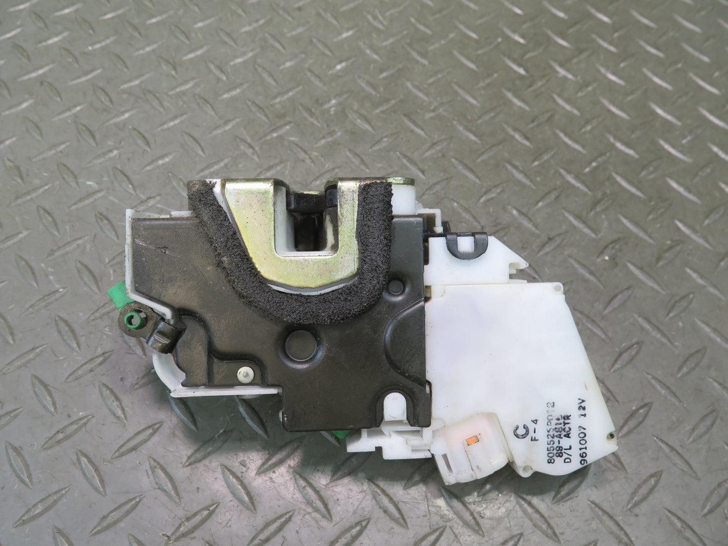 96-98 Nissan Stagea WGC34 Front Right Door Lock Latch Actuator OEM