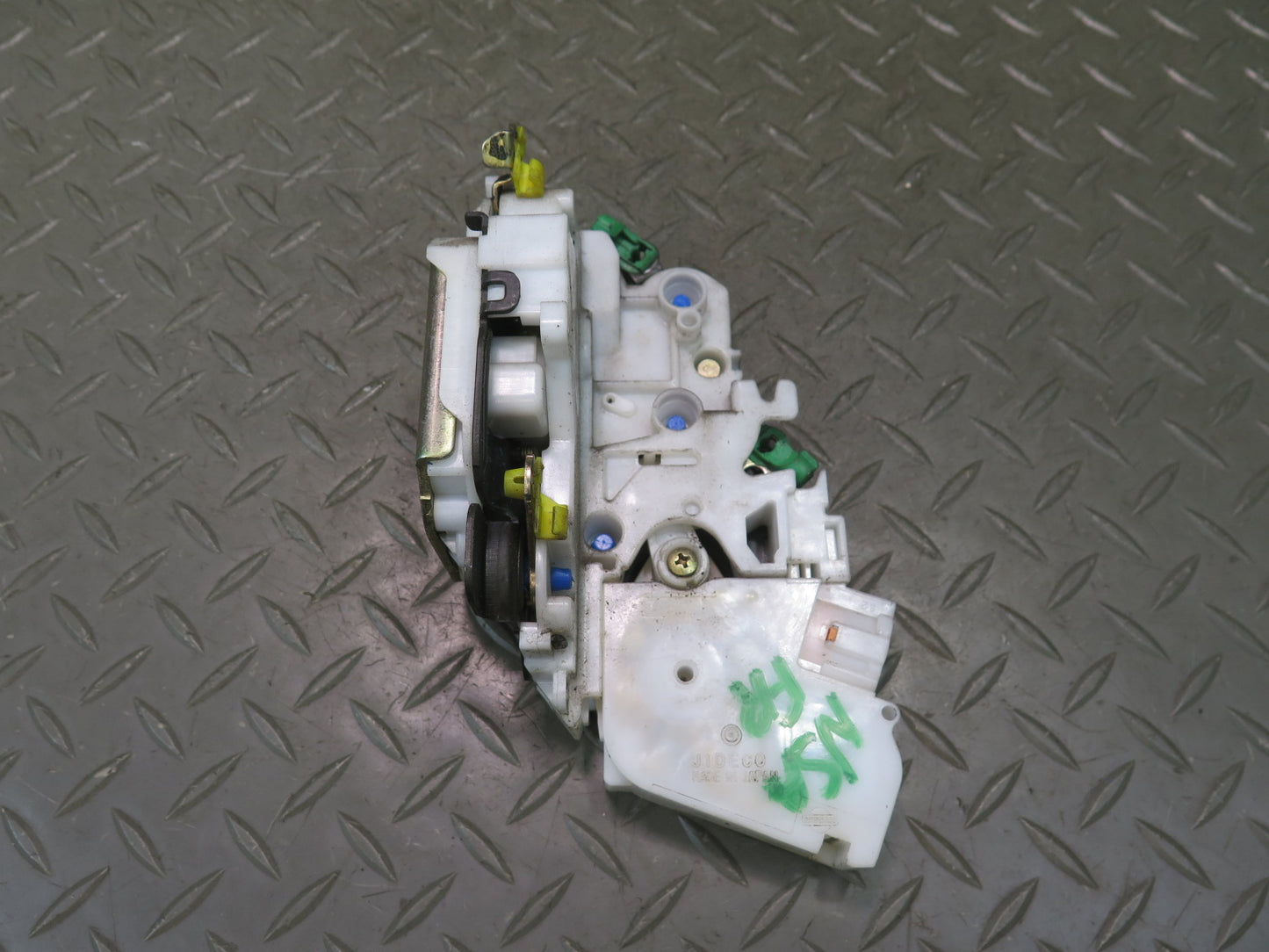 96-98 Nissan Stagea WGC34 Front Right Door Lock Latch Actuator OEM
