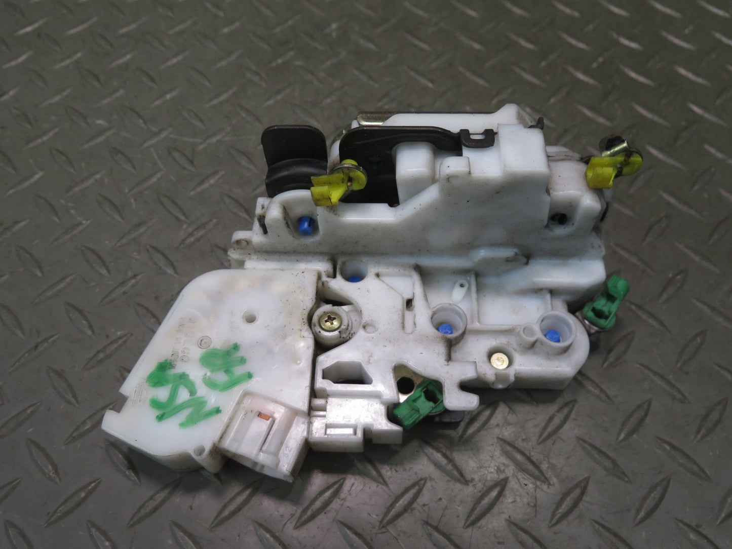 96-98 Nissan Stagea WGC34 Front Right Door Lock Latch Actuator OEM