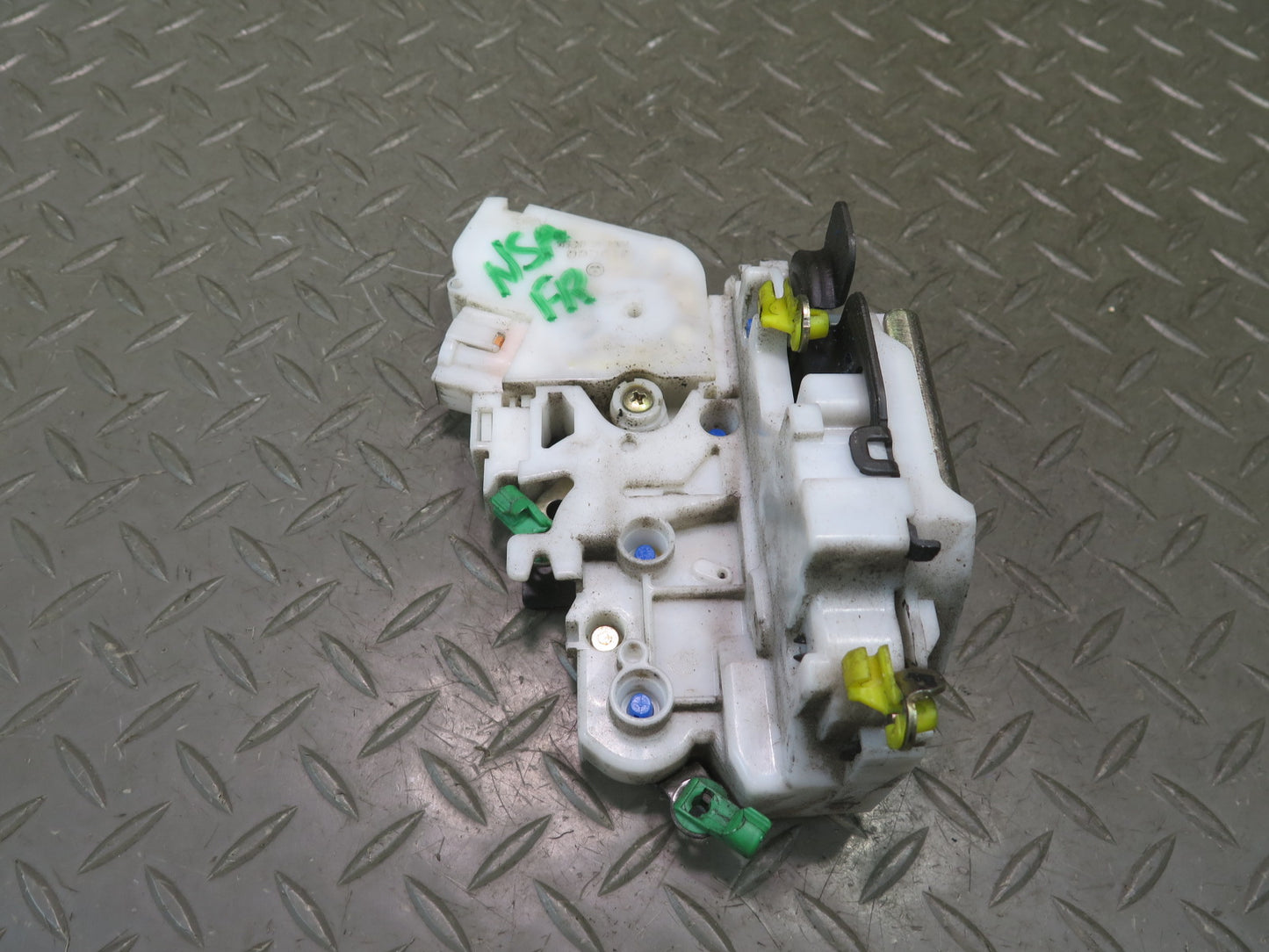 96-98 Nissan Stagea WGC34 Front Right Door Lock Latch Actuator OEM