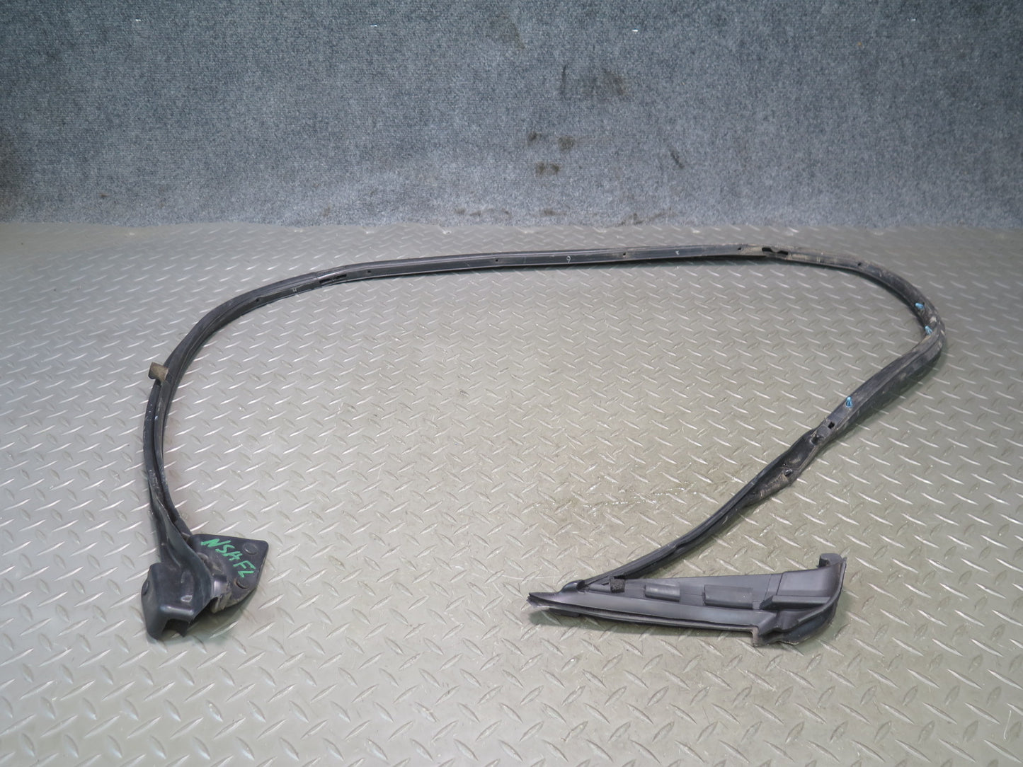 96-98 Nissan Stagea WGC34 Front Left Door Weatherstrip Rubber Seal Gasket OEM