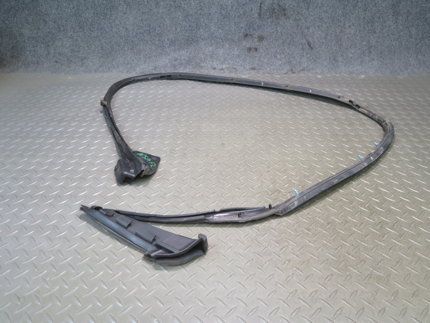 96-98 Nissan Stagea WGC34 Front Left Door Weatherstrip Rubber Seal Gasket OEM