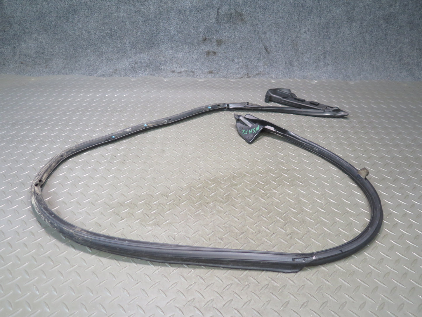 96-98 Nissan Stagea WGC34 Front Left Door Weatherstrip Rubber Seal Gasket OEM