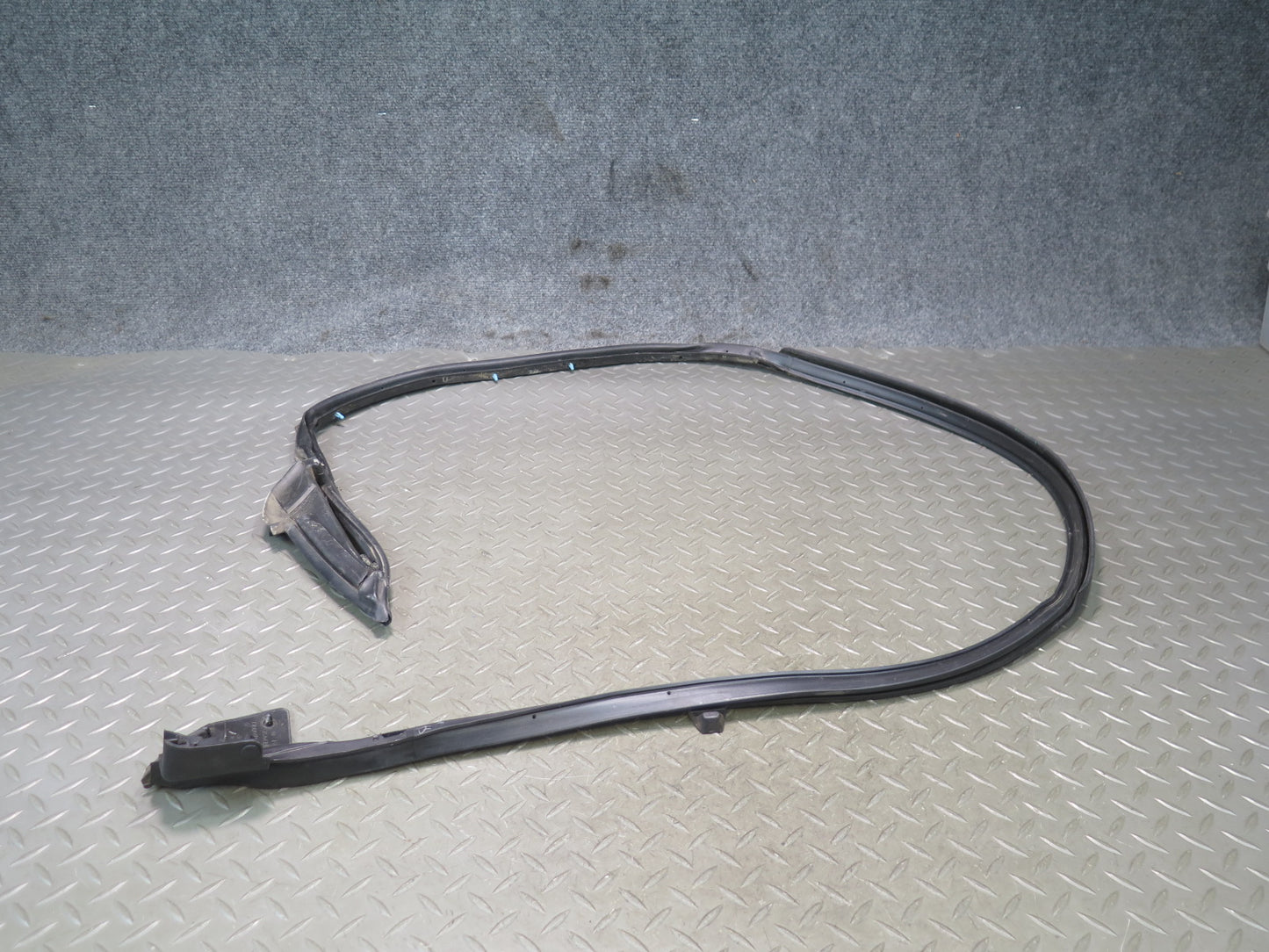 96-98 Nissan Stagea WGC34 Front Left Door Weatherstrip Rubber Seal Gasket OEM