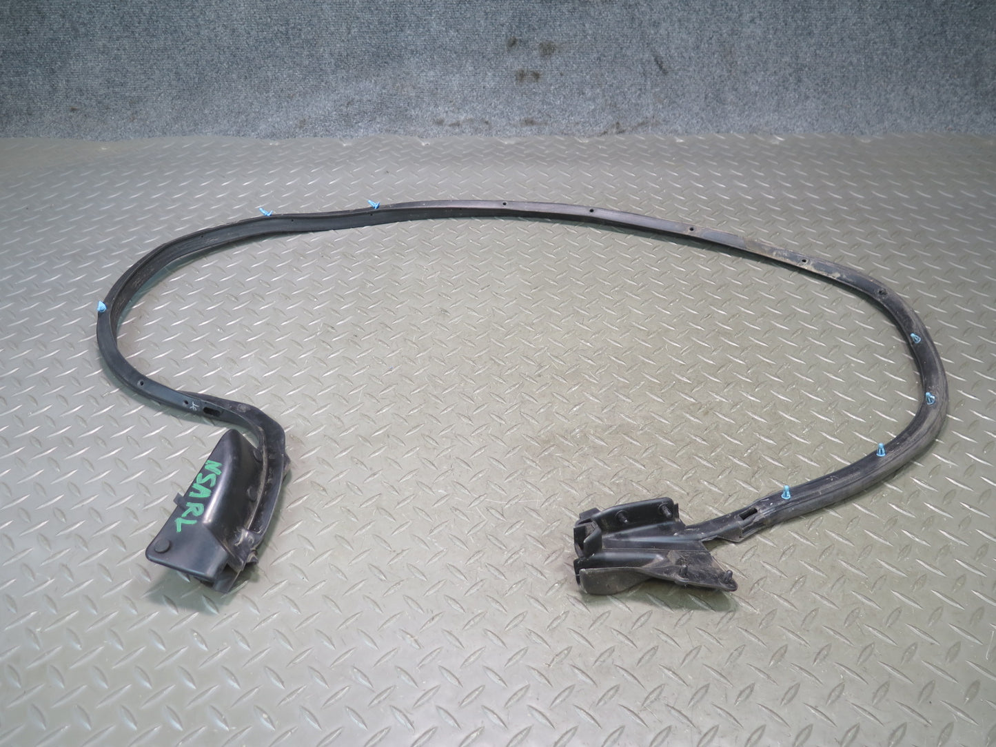 96-98 Nissan Stagea WGC34 Rear Left Door Weatherstrip Rubber Seal Gasket OEM