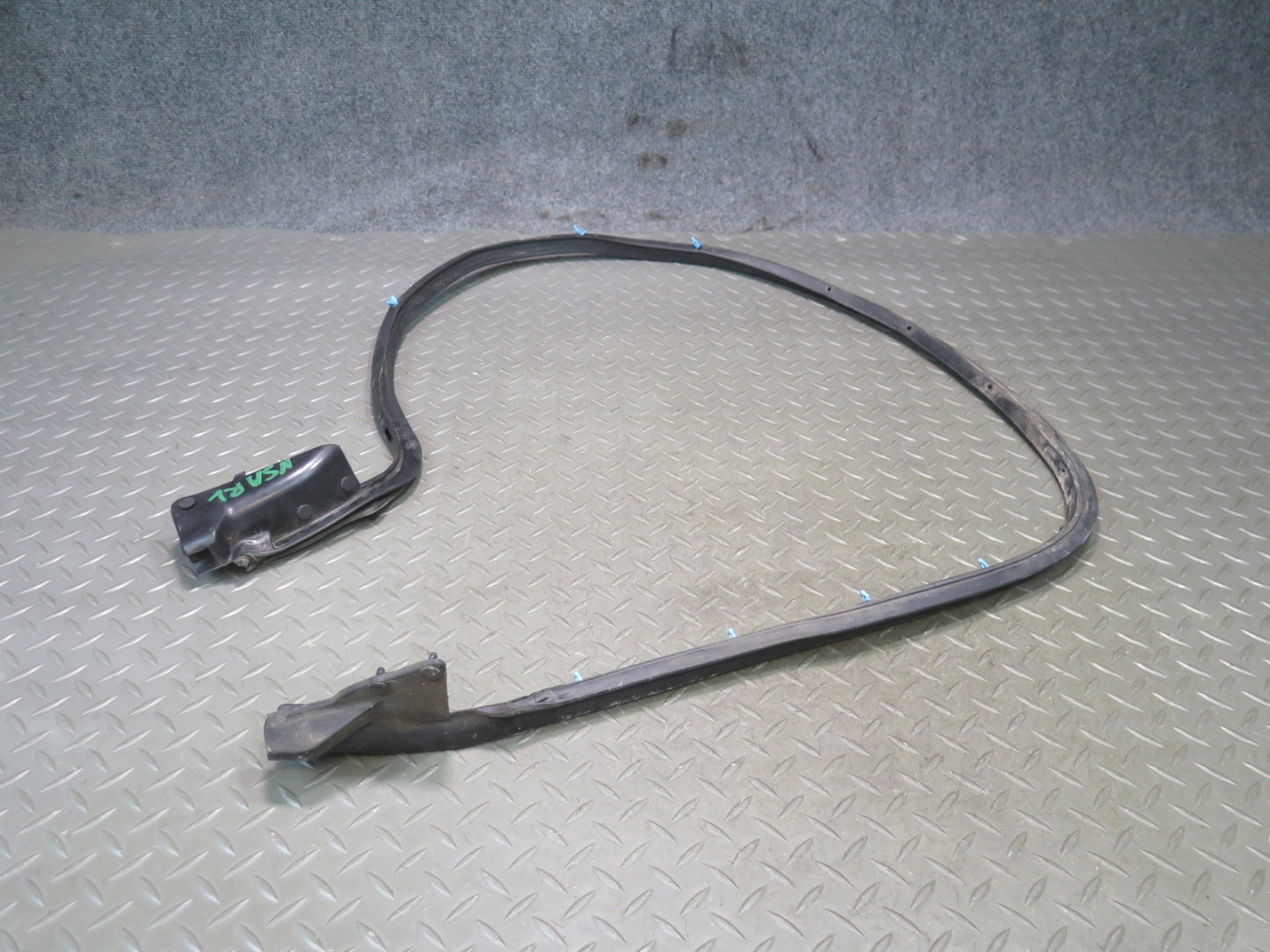 96-98 Nissan Stagea WGC34 Rear Left Door Weatherstrip Rubber Seal Gasket OEM