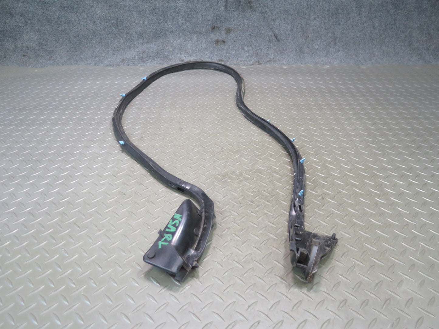 96-98 Nissan Stagea WGC34 Rear Left Door Weatherstrip Rubber Seal Gasket OEM