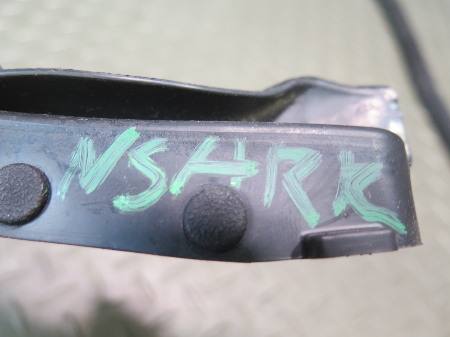 96-98 Nissan Stagea WGC34 Rear Right Door Weatherstrip Rubber Seal Gasket OEM