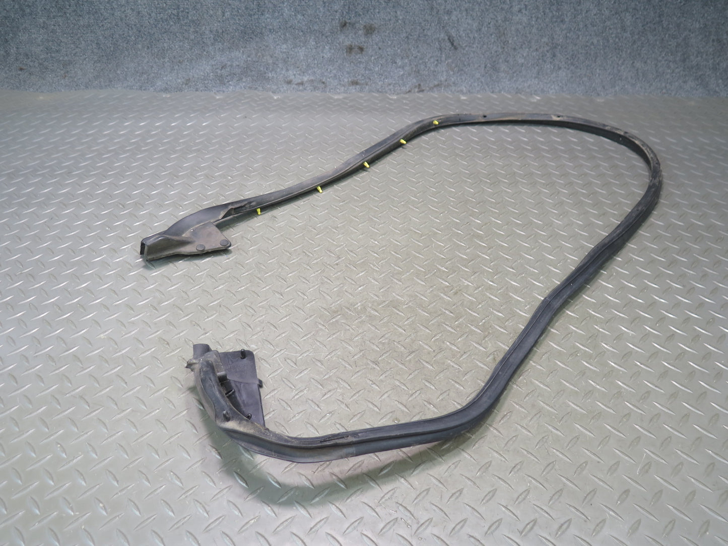 96-98 Nissan Stagea WGC34 Rear Right Door Weatherstrip Rubber Seal Gasket OEM