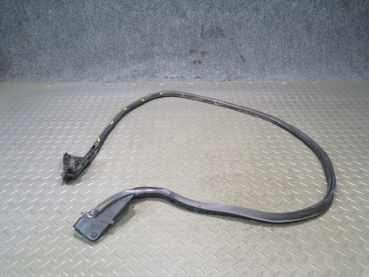96-98 Nissan Stagea WGC34 Rear Right Door Weatherstrip Rubber Seal Gasket OEM