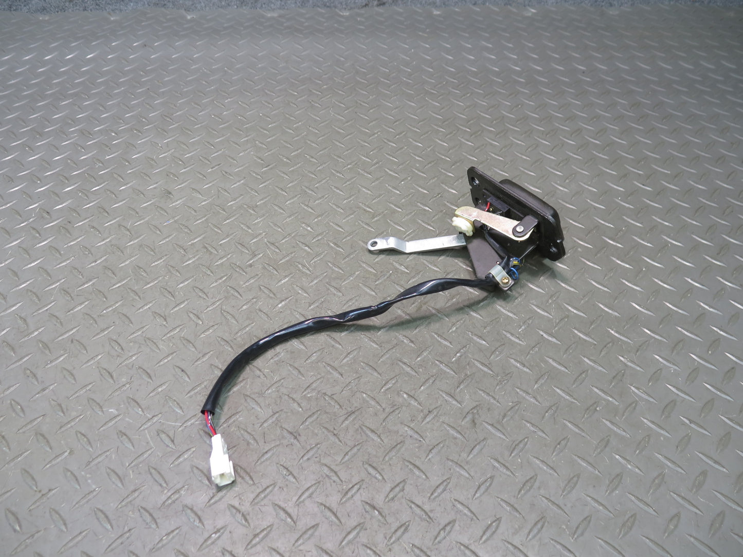 96-98 Nissan Stagea WGC34 Rear Trunk Lid Lock Latch Actuator OEM