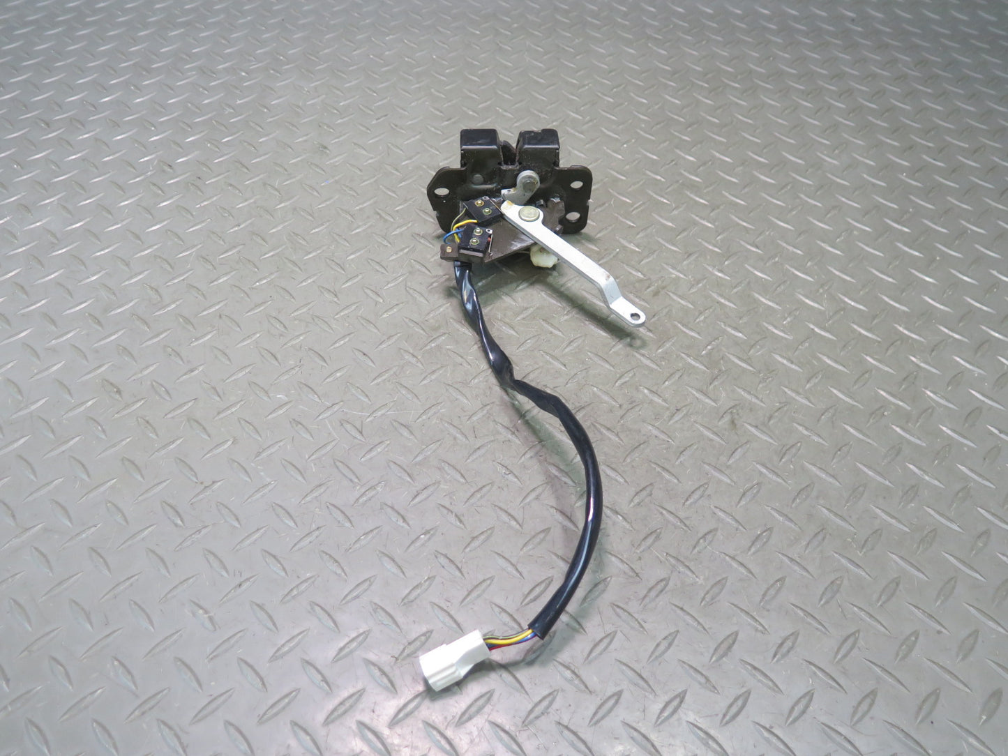 96-98 Nissan Stagea WGC34 Rear Trunk Lid Lock Latch Actuator OEM
