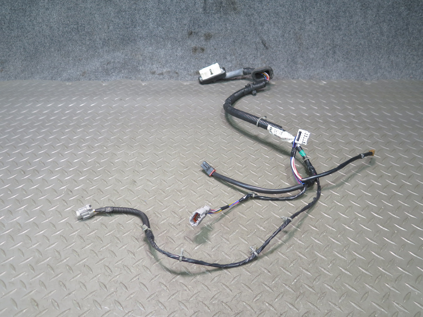 96-98 Nissan Stagea WGC34 Front Left Door Wire Wiring Harness 24125-0V000 OEM
