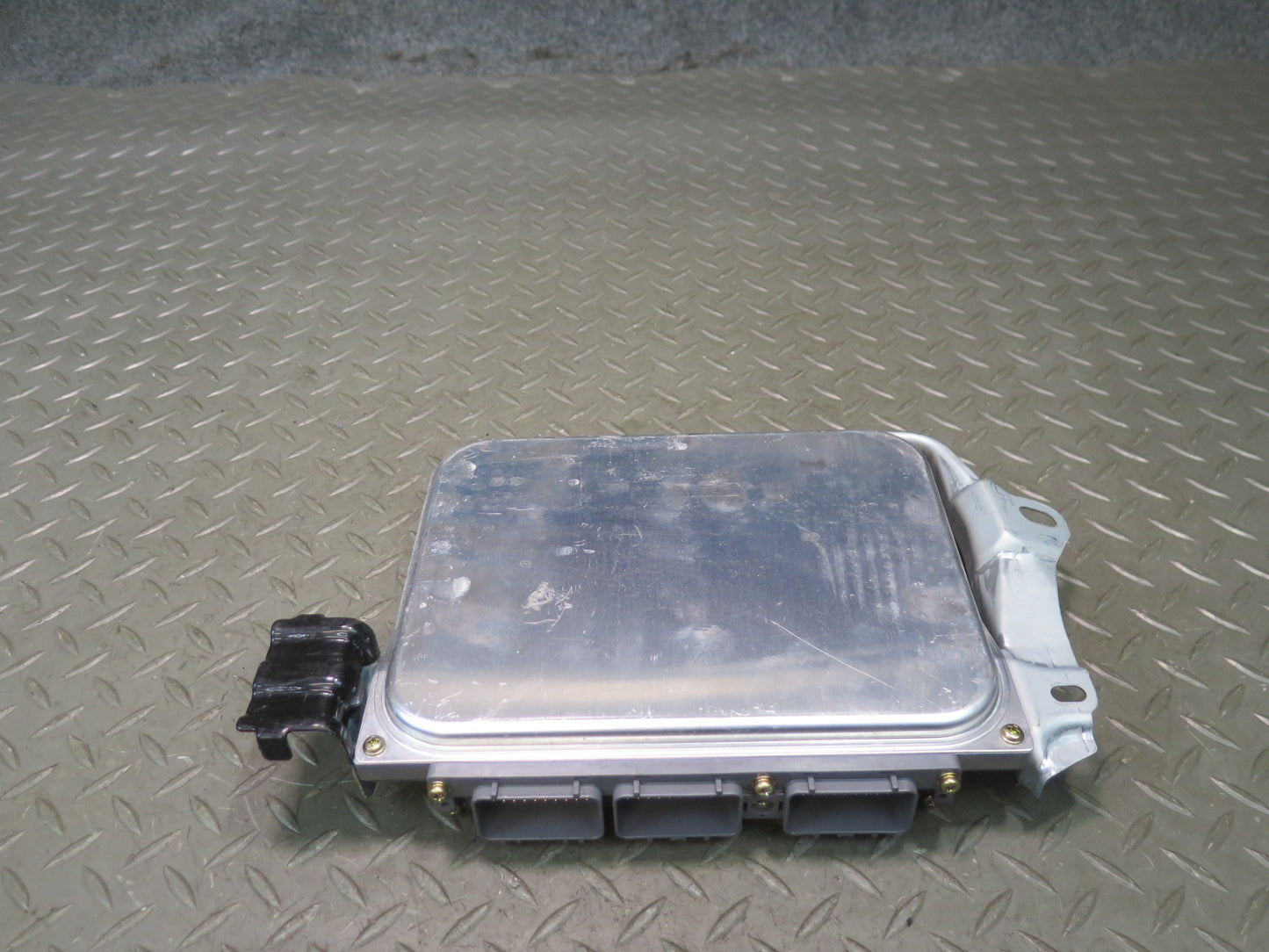 1997 Lexus JZZ31L SC300 2JZGE A/T ECM ECU Engine Control Module 89661-24511 OEM