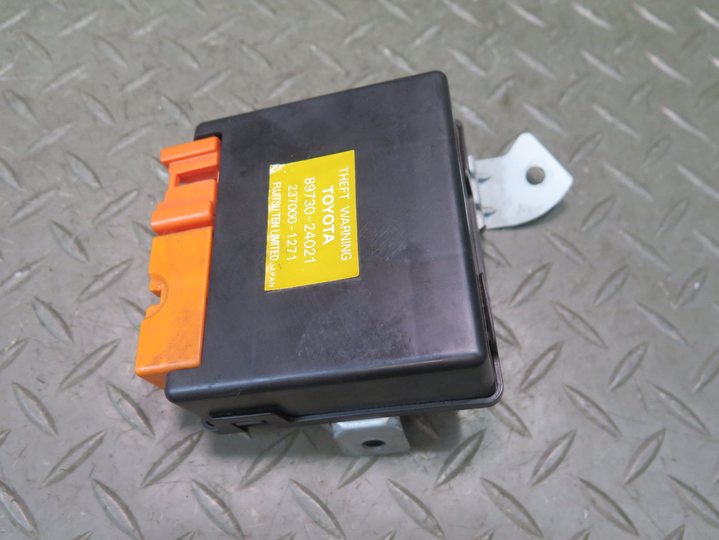 97-98 Lexus JZZ31L SC400 SC300 Theft Warning Control Module 89730-24021 OEM