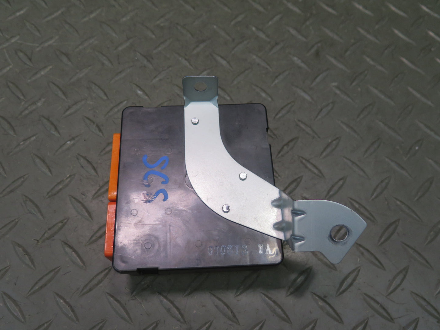 97-98 Lexus JZZ31L SC400 SC300 Theft Warning Control Module 89730-24021 OEM
