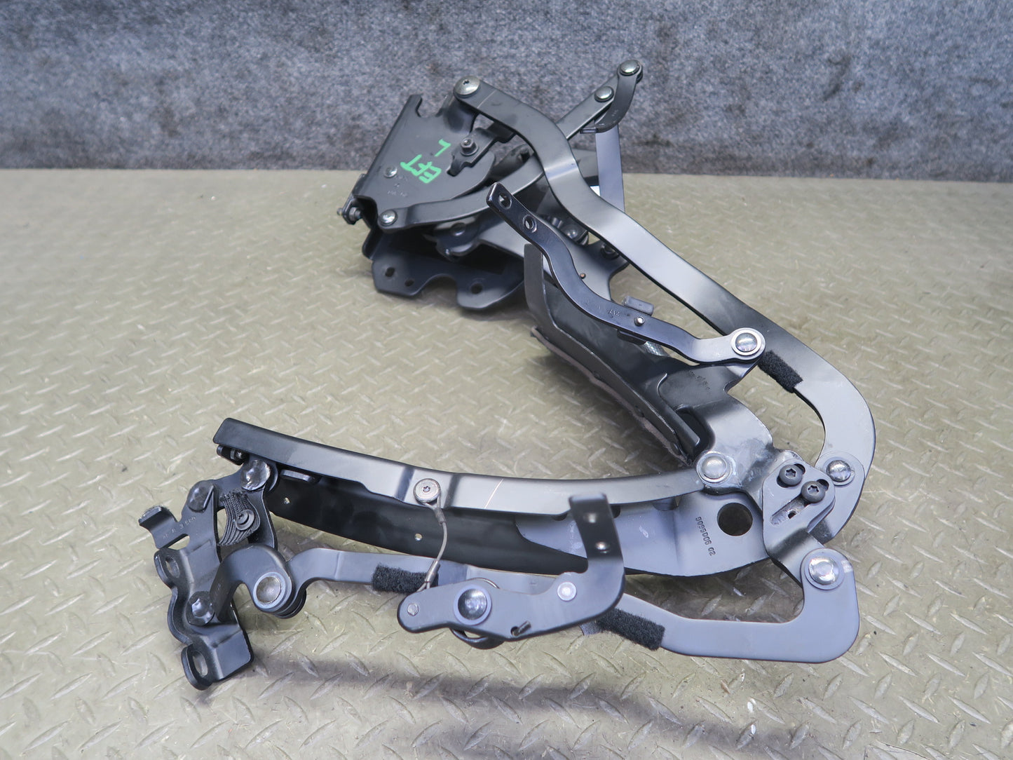 02-05 Ford Thunderbird Convertible TOP Roof Left Hinge OEM