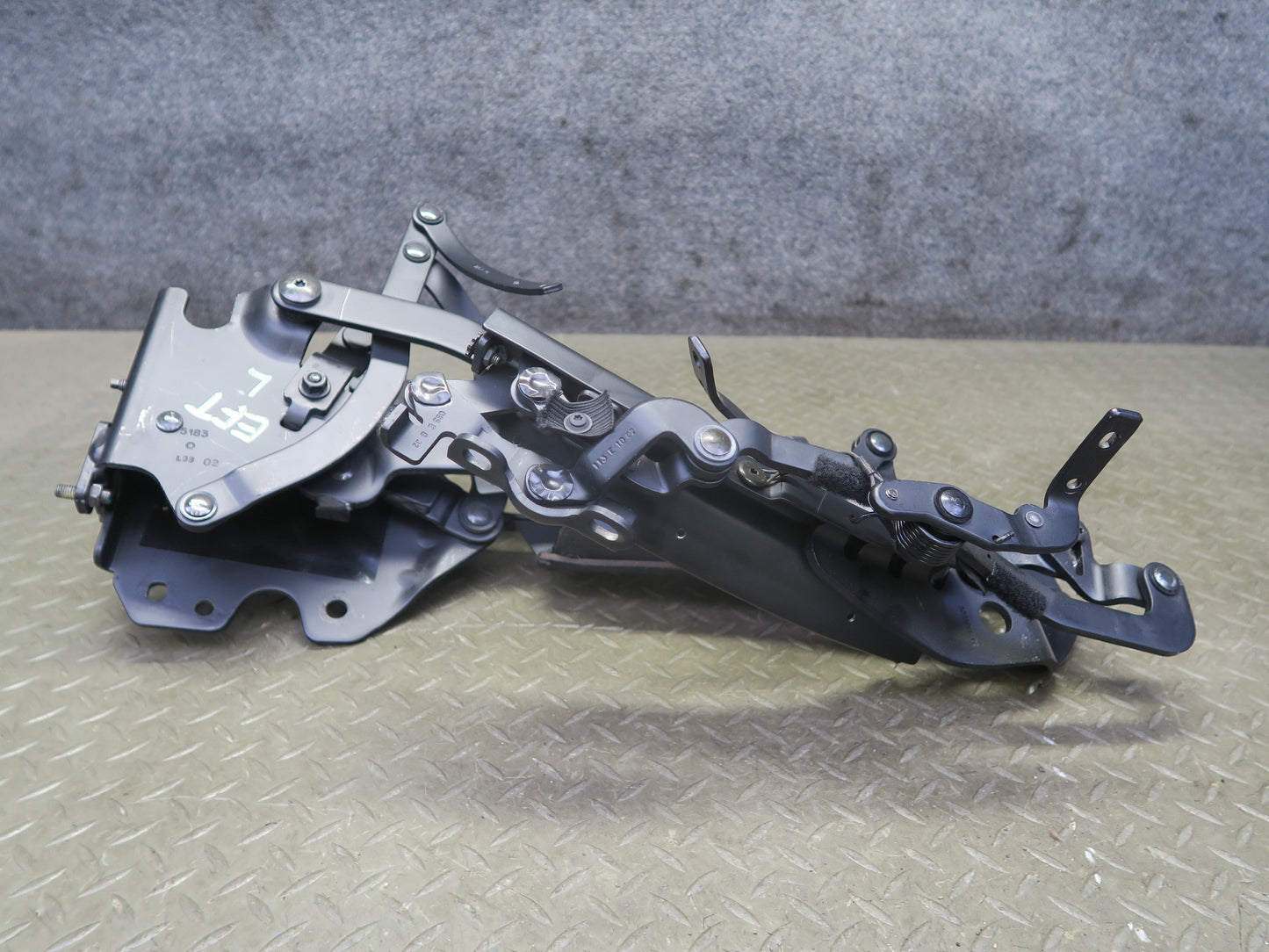 02-05 Ford Thunderbird Convertible TOP Roof Left Hinge OEM